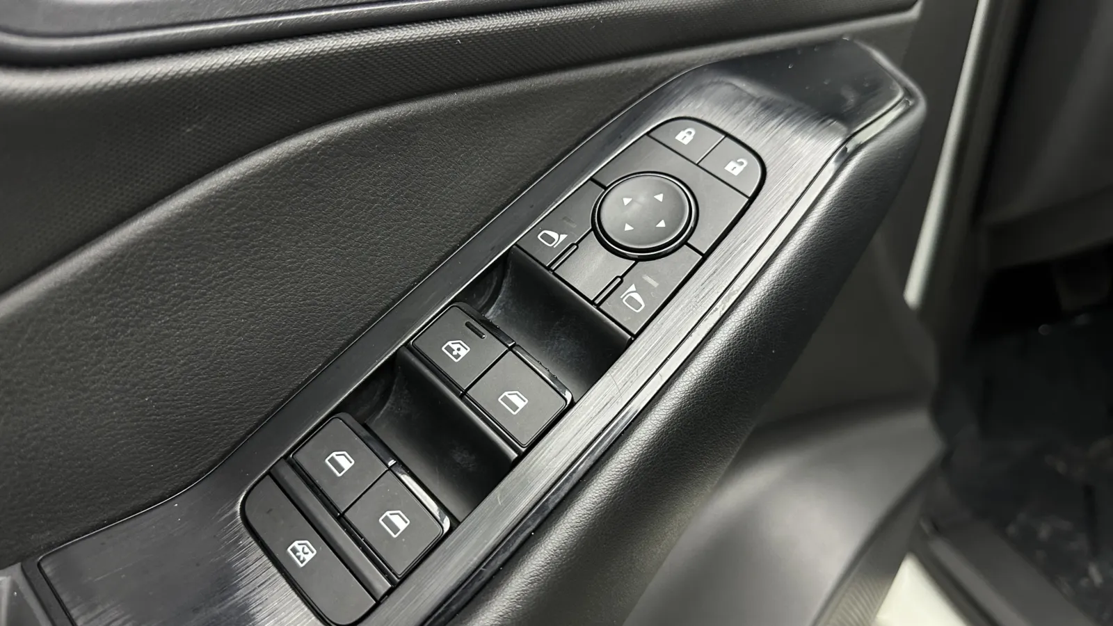 Nissan Rogue photo 11