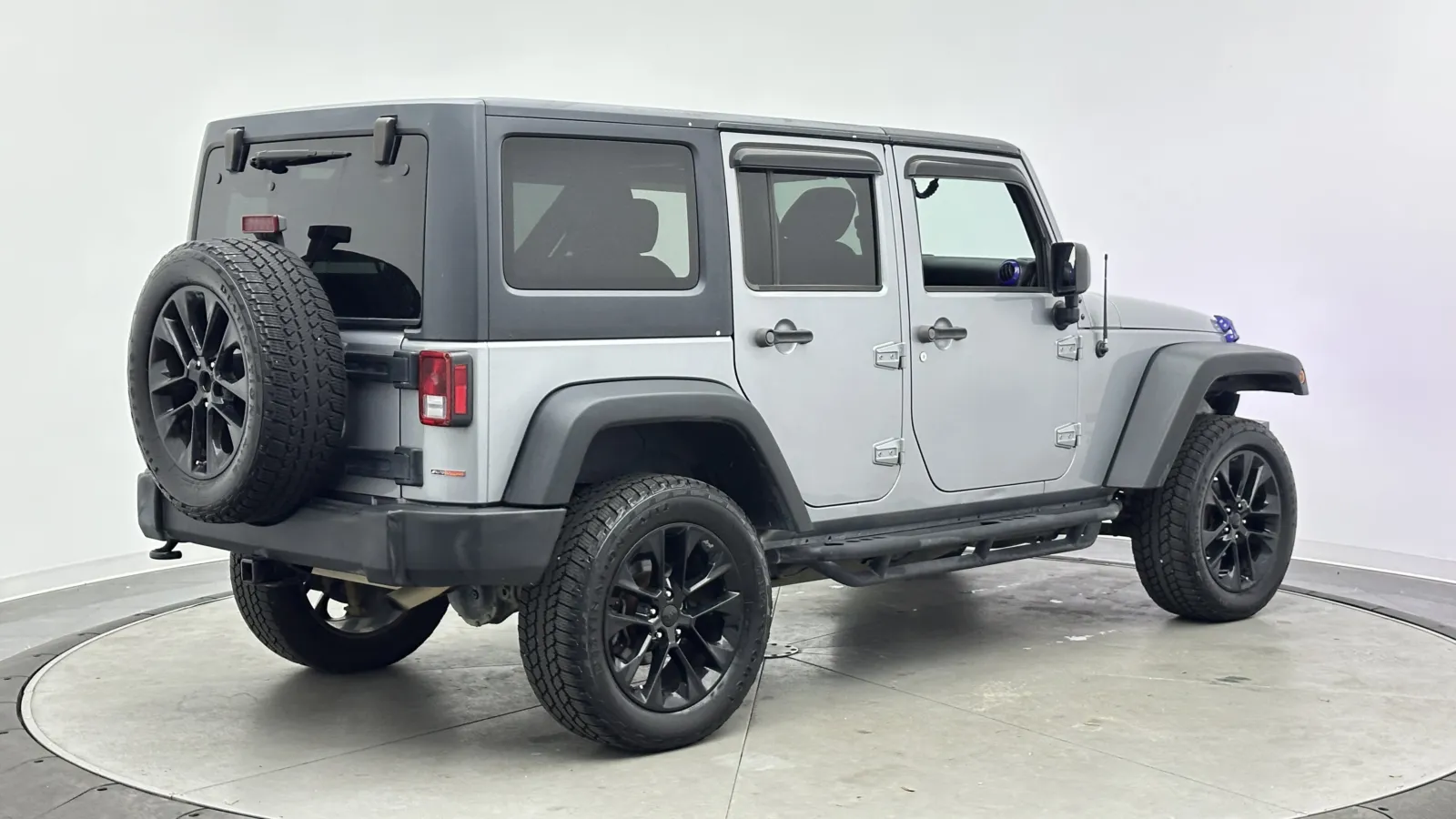 Jeep Wrangler photo 7