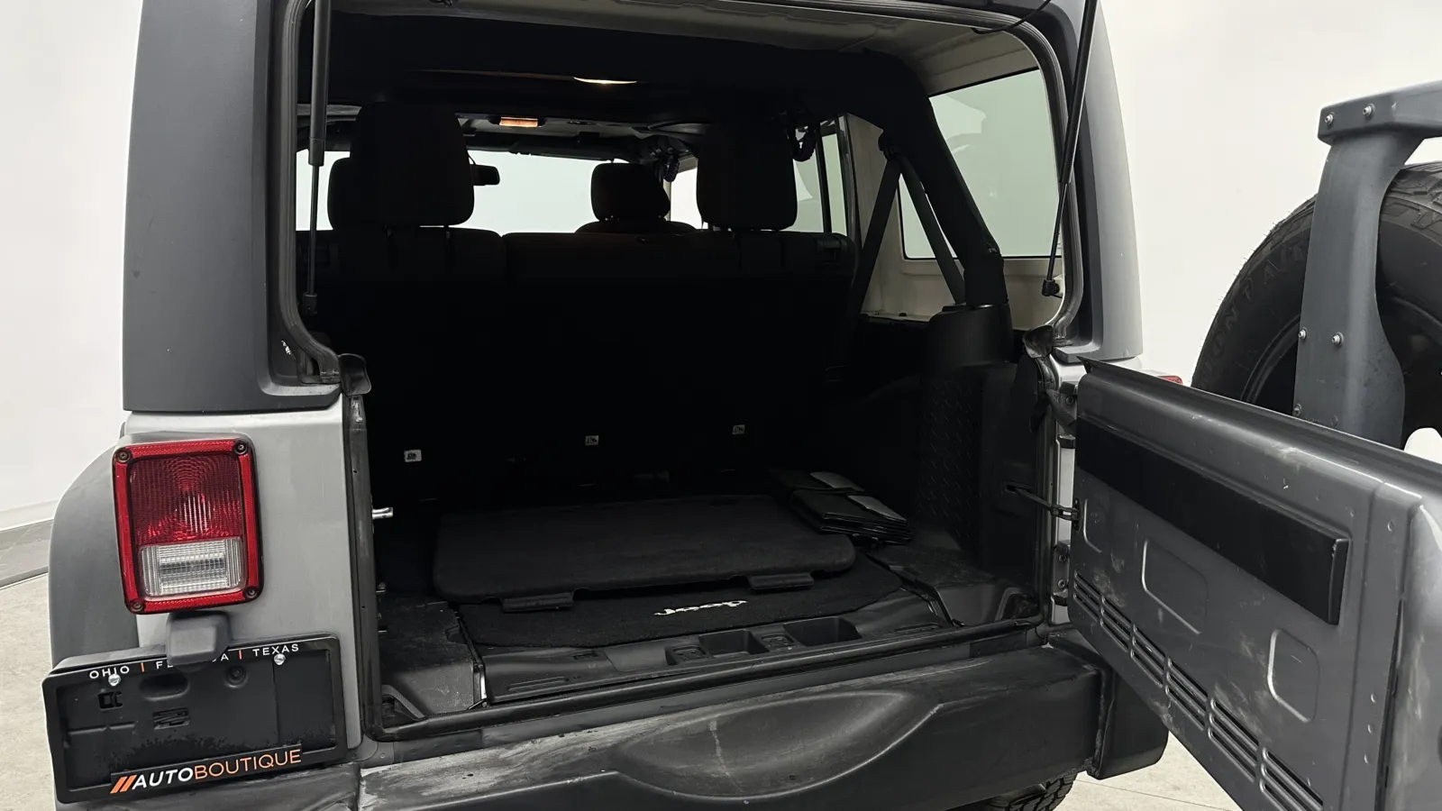 Jeep Wrangler photo 28