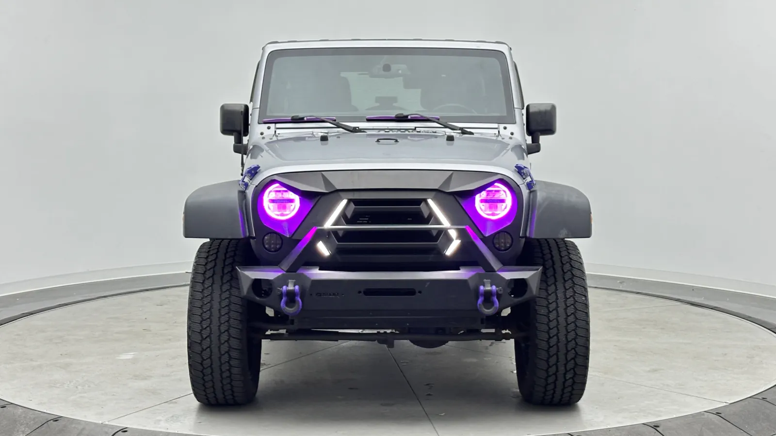 Jeep Wrangler photo 2