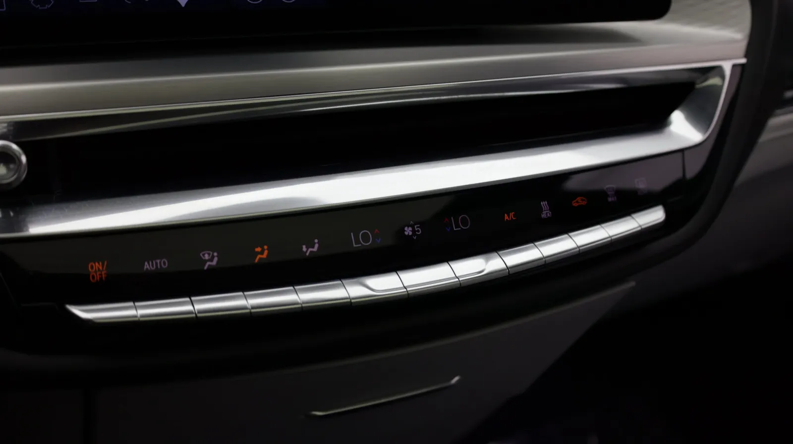 Cadillac Lyriq photo 19