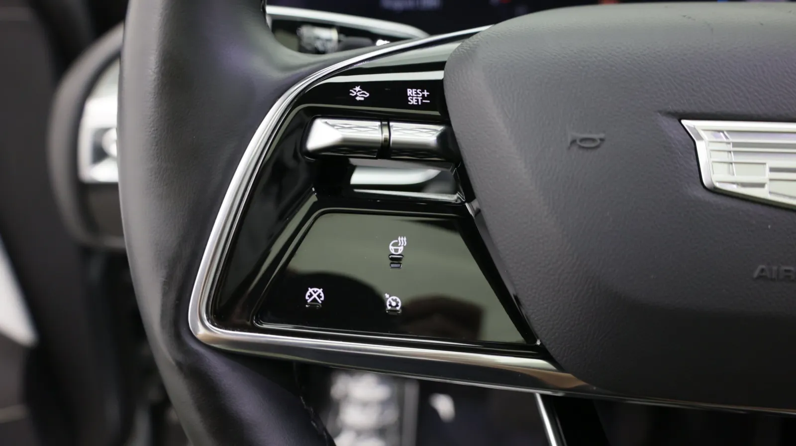 Cadillac Lyriq photo 16