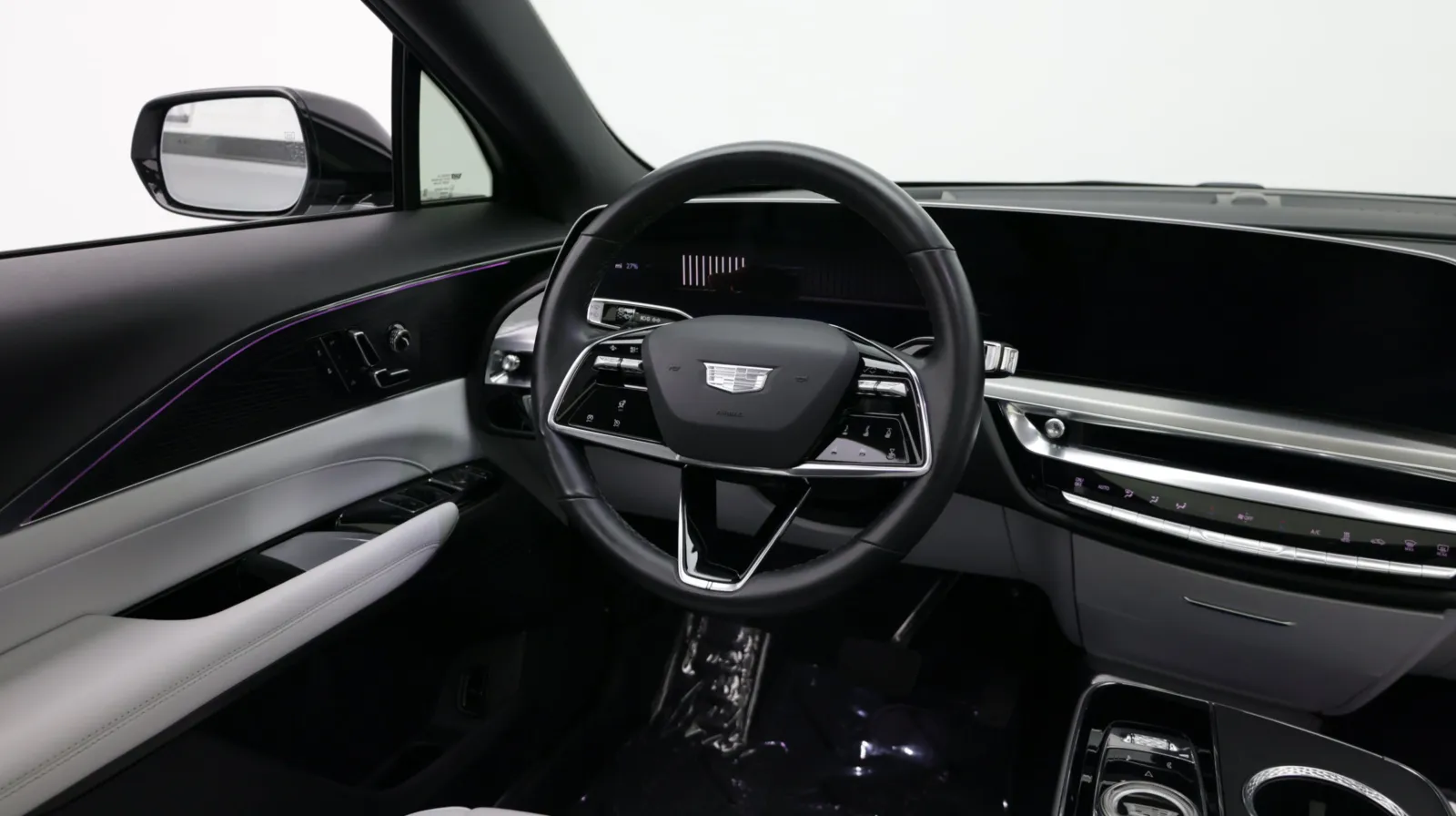 Cadillac Lyriq photo 27