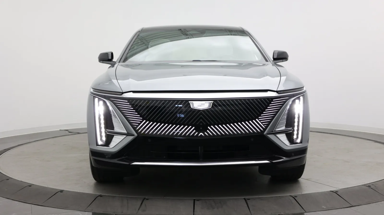 Cadillac Lyriq photo 2
