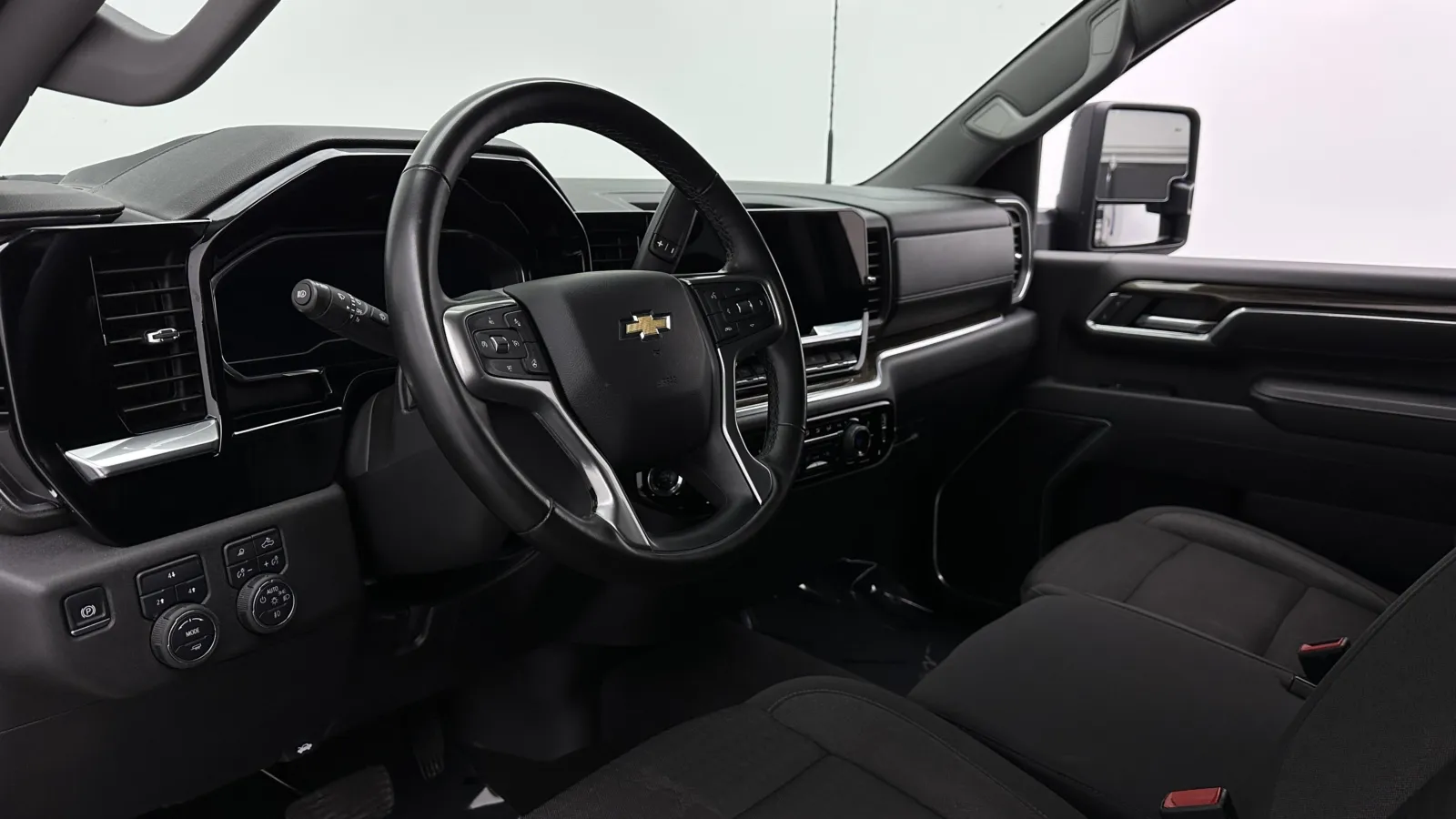 Chevrolet Silverado photo 13