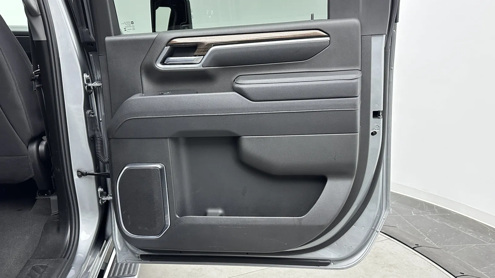 Chevrolet Silverado photo 36