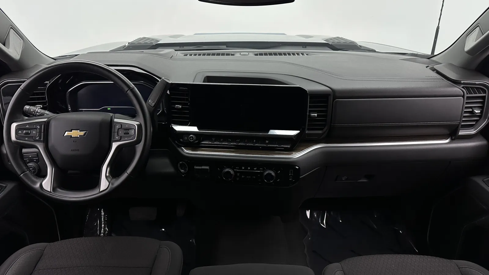 Chevrolet Silverado photo 33