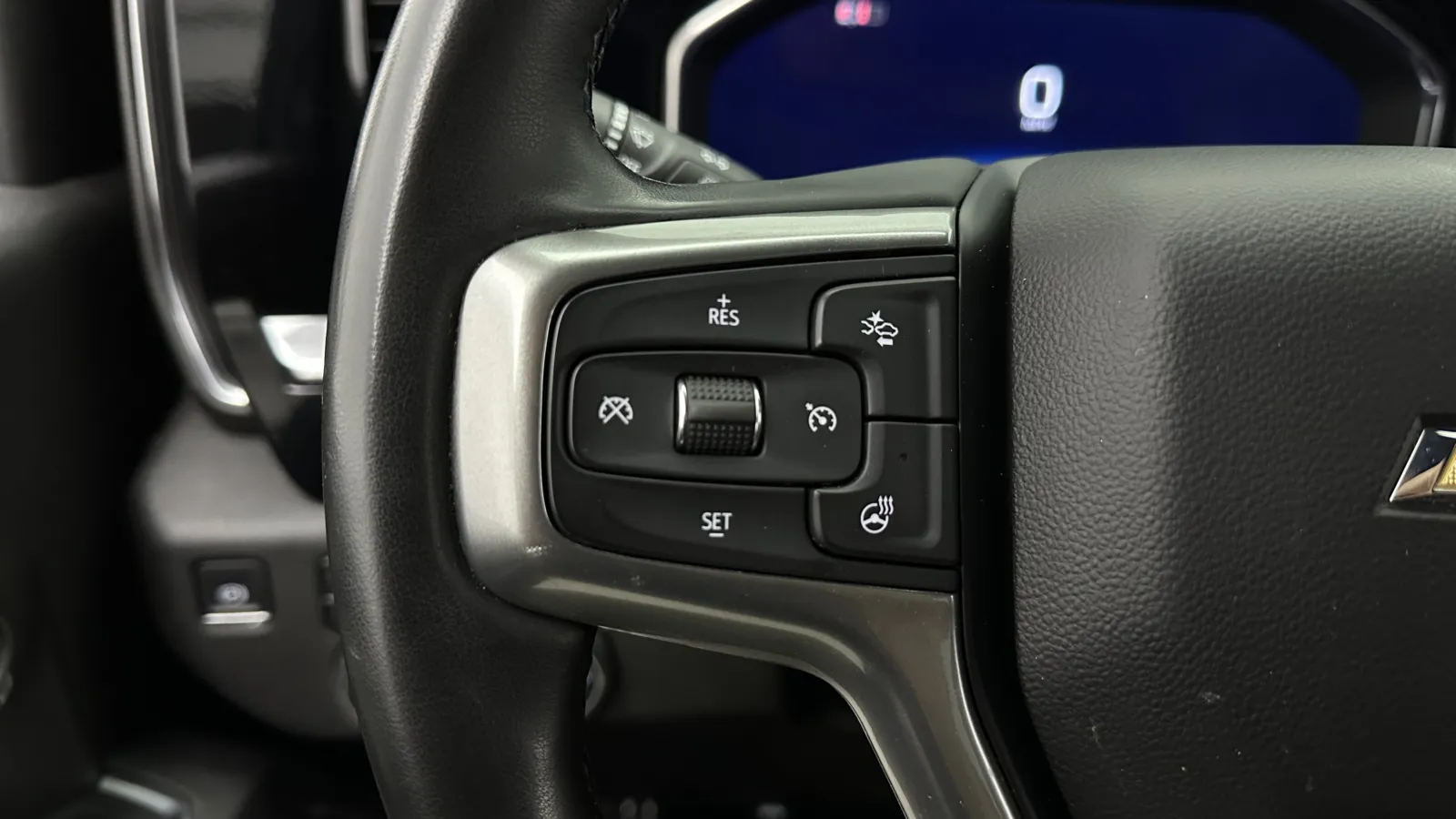 Chevrolet Silverado photo 25