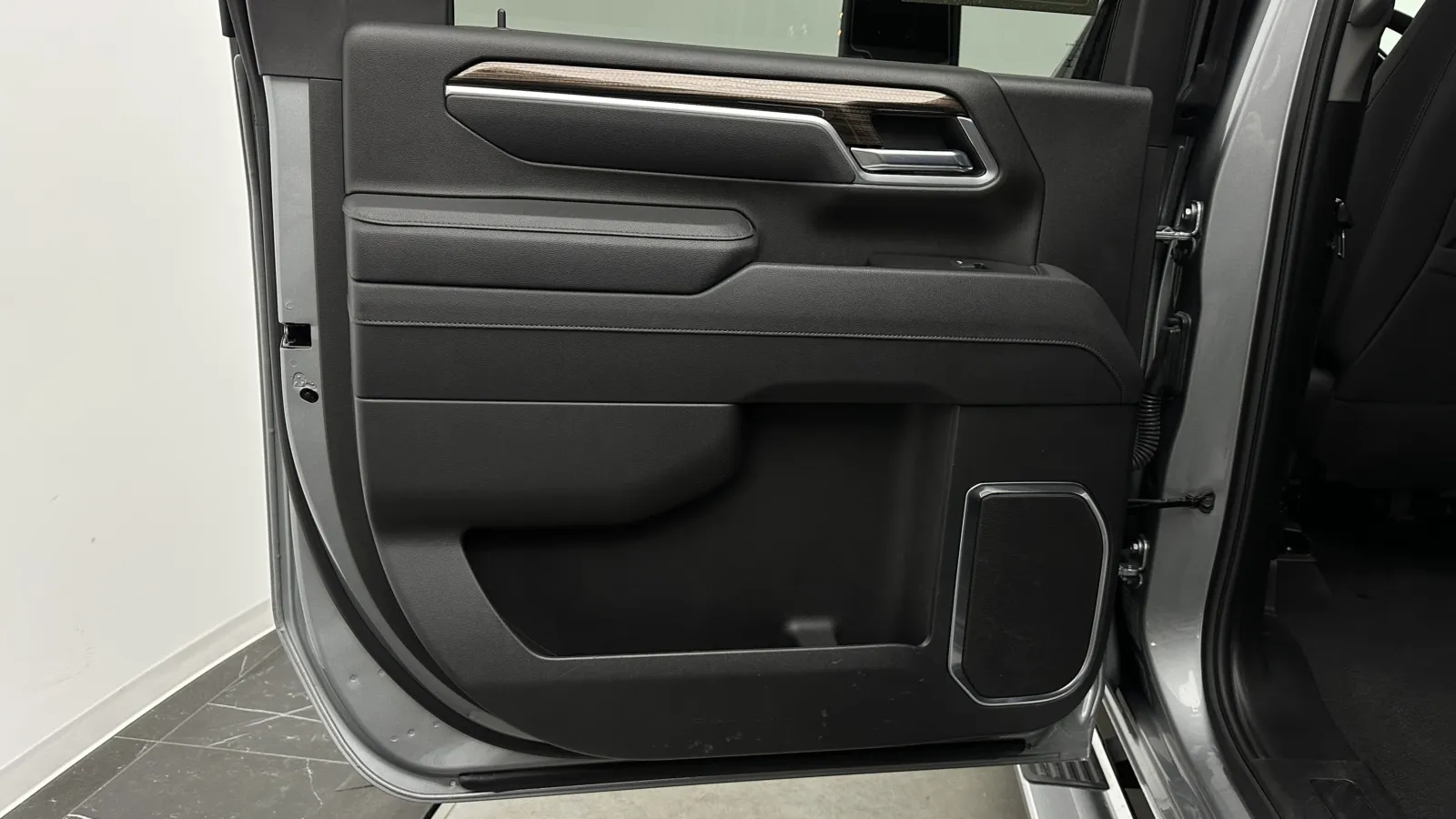 Chevrolet Silverado photo 30