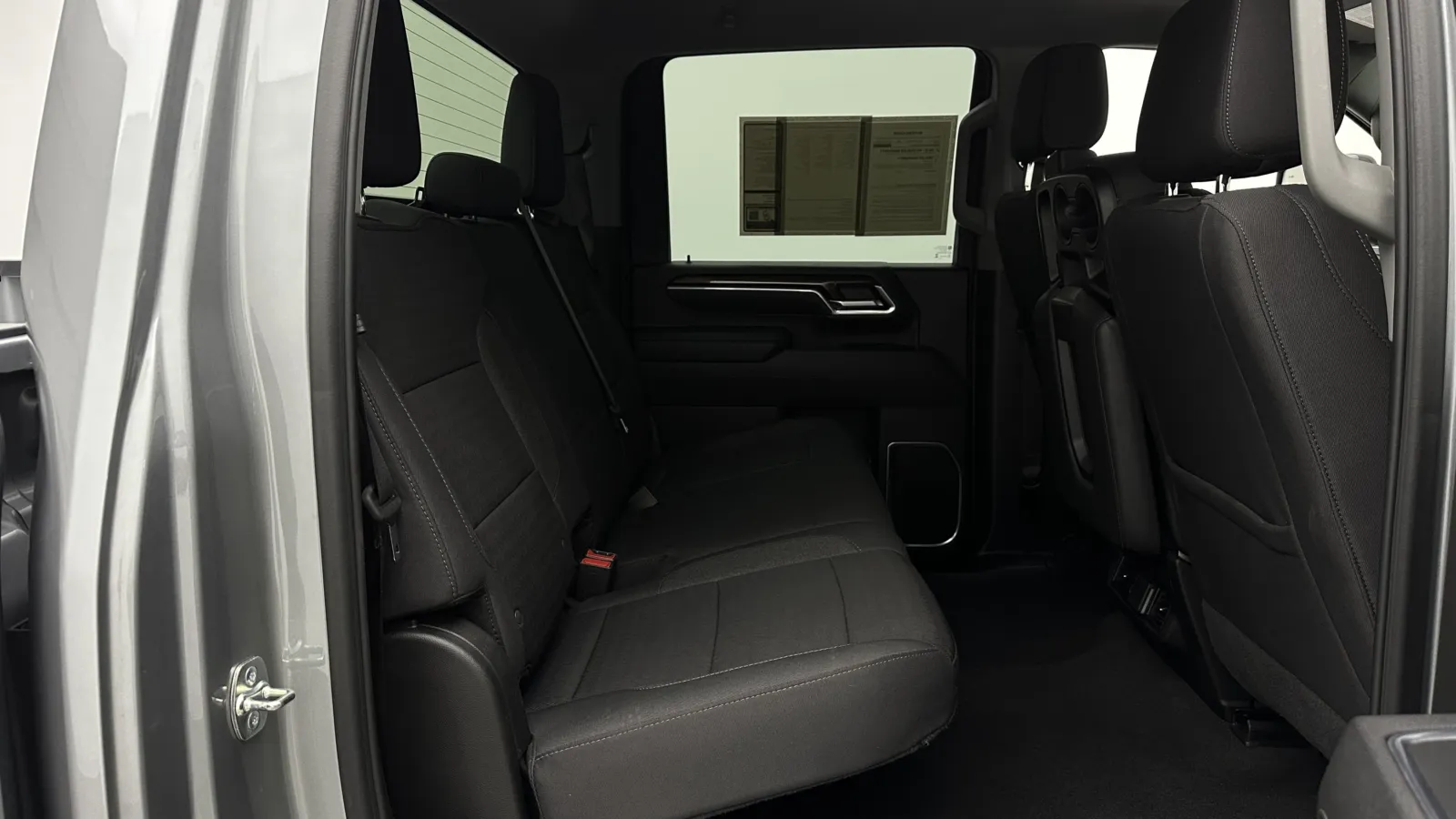 Chevrolet Silverado photo 37