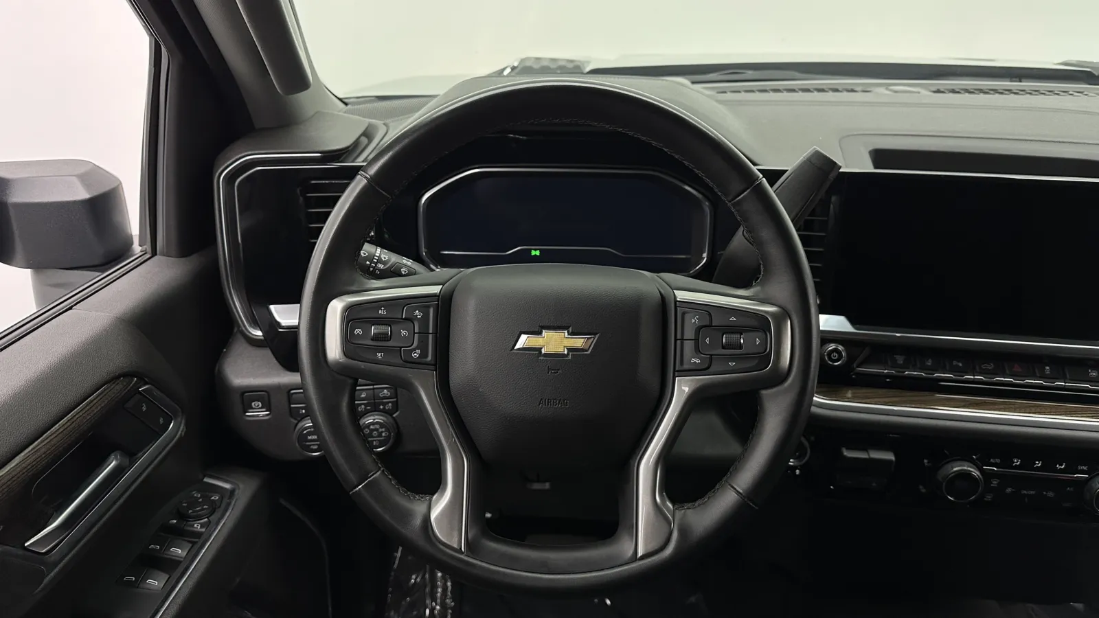 Chevrolet Silverado photo 31