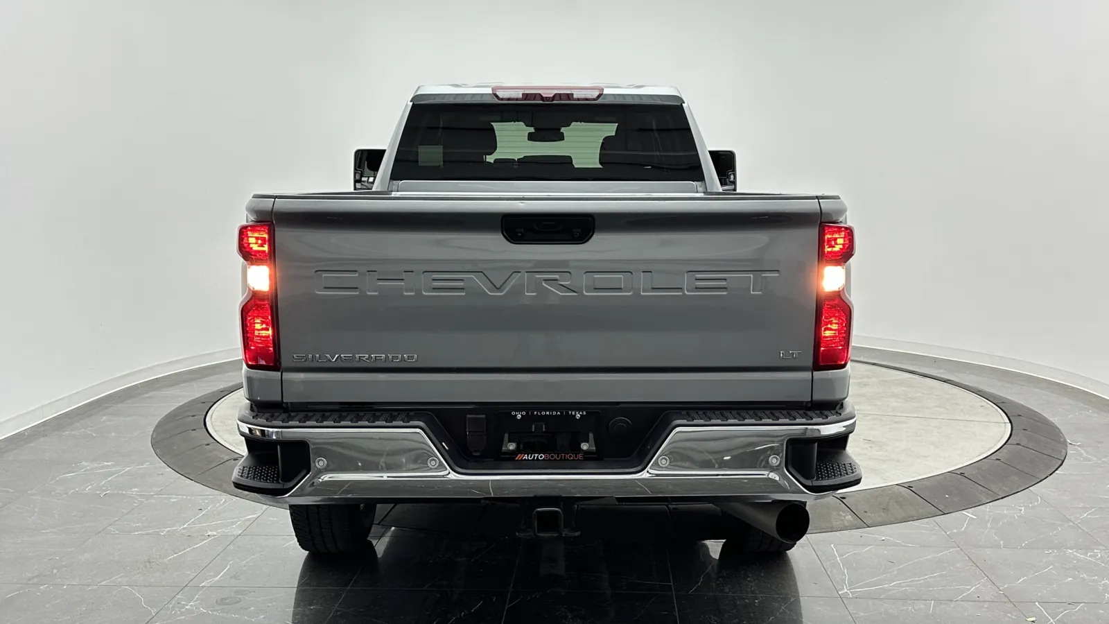 Chevrolet Silverado photo 9