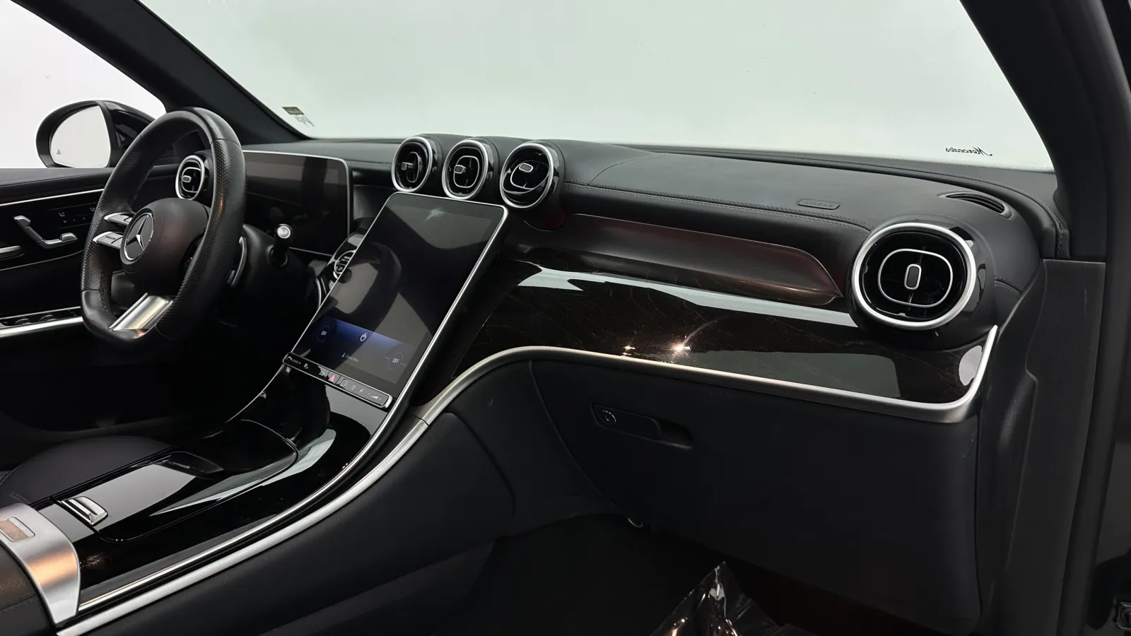Mercedes-Benz GLC photo 39