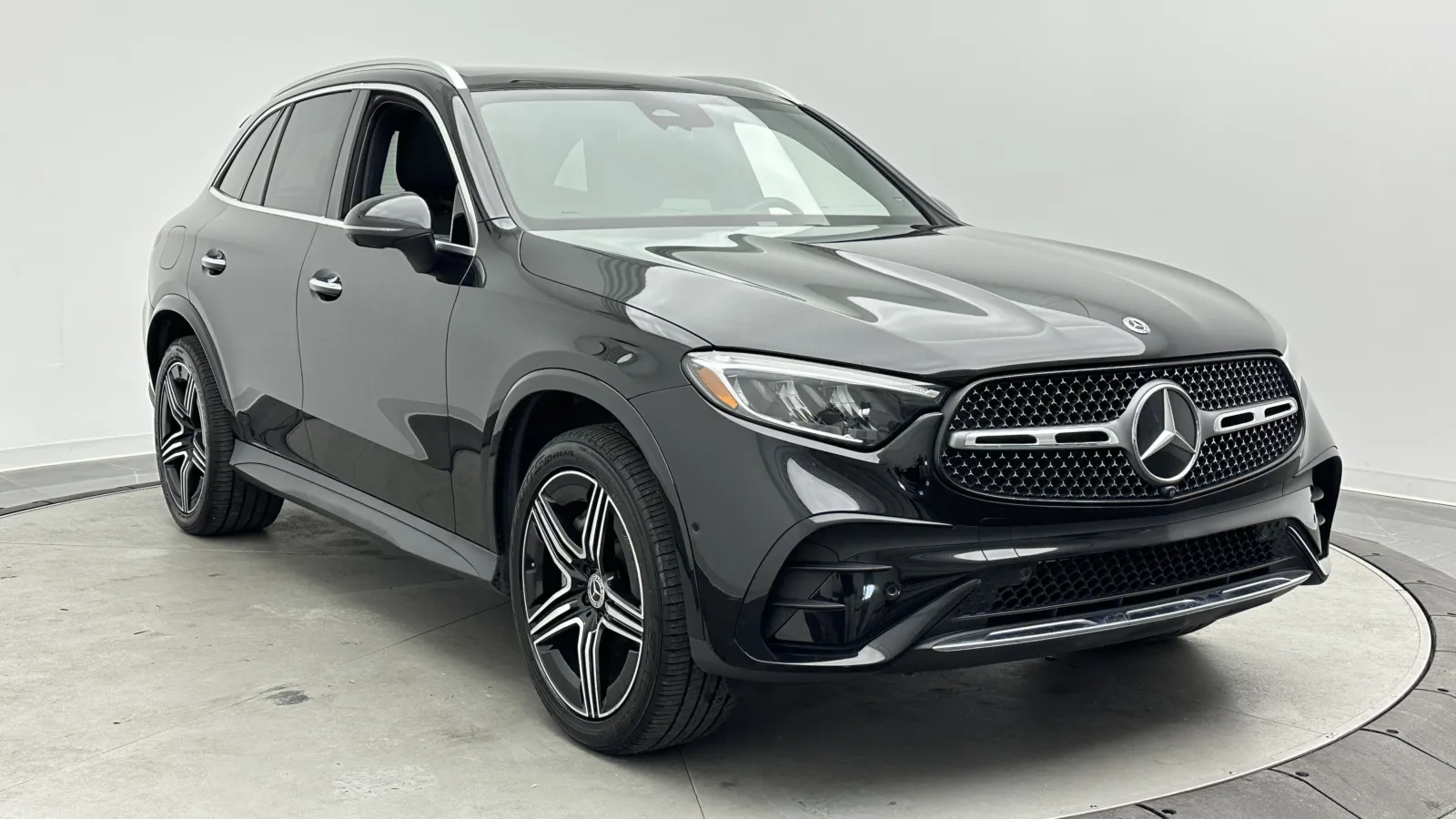 Mercedes-Benz GLC photo 3