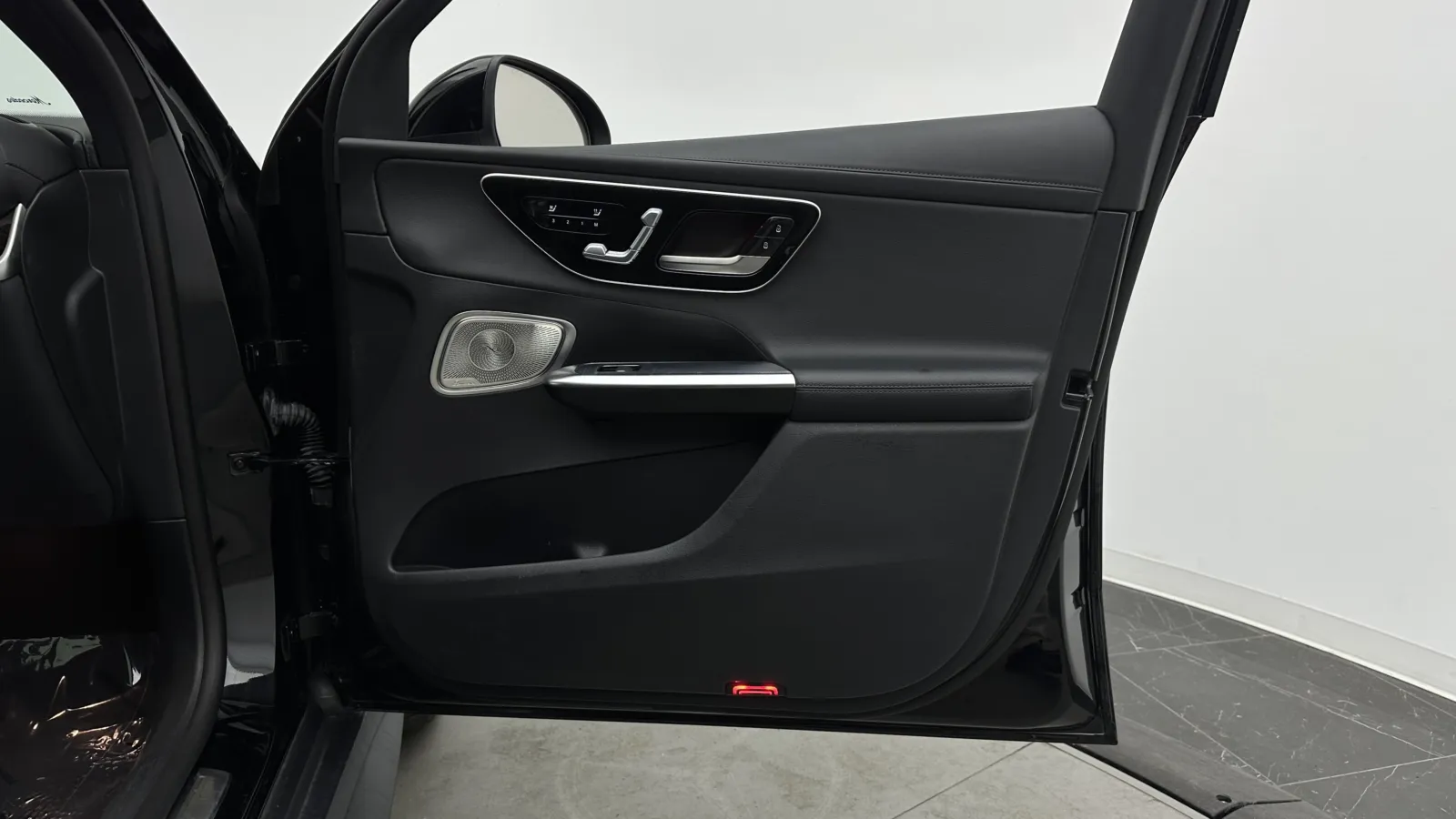 Mercedes-Benz GLC photo 36