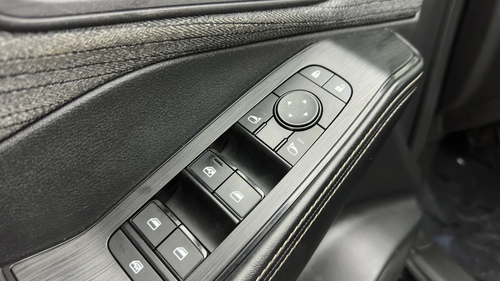 Nissan Rogue photo 12