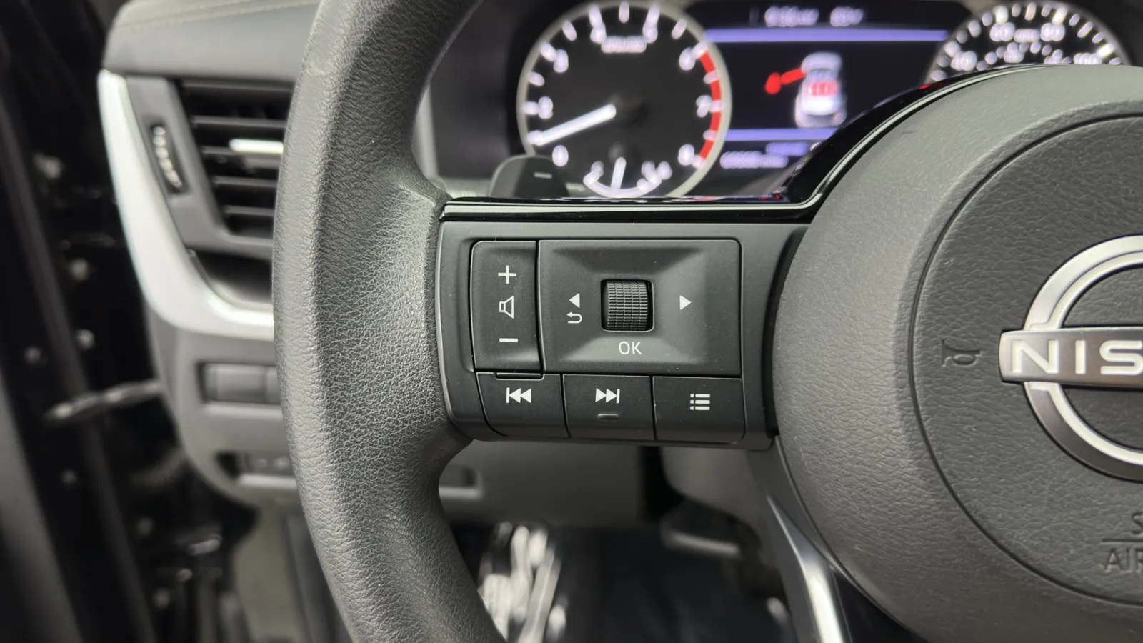 Nissan Rogue photo 20
