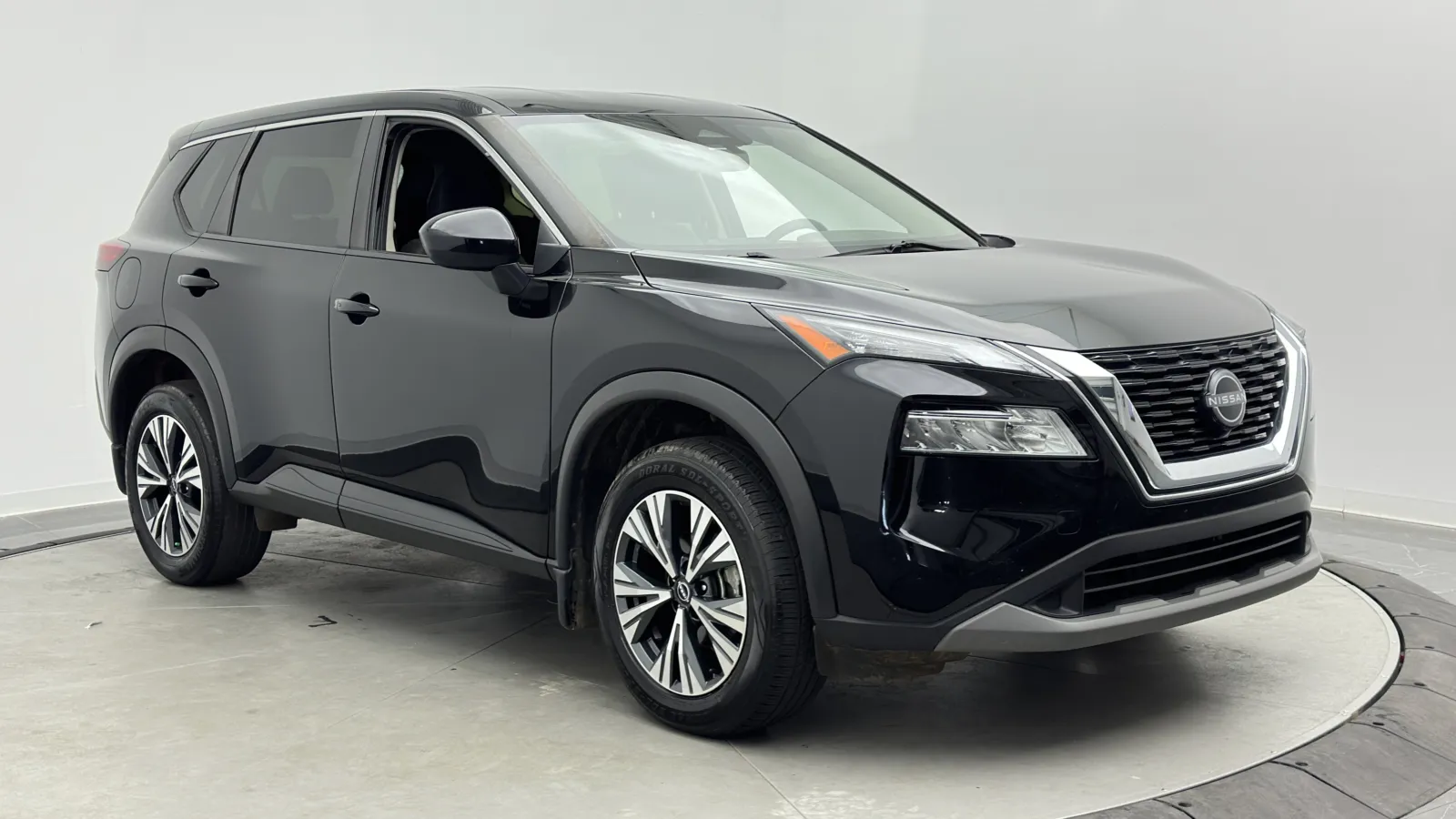 Nissan Rogue photo 3