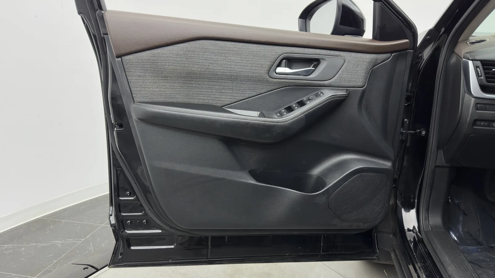 Nissan Rogue photo 11