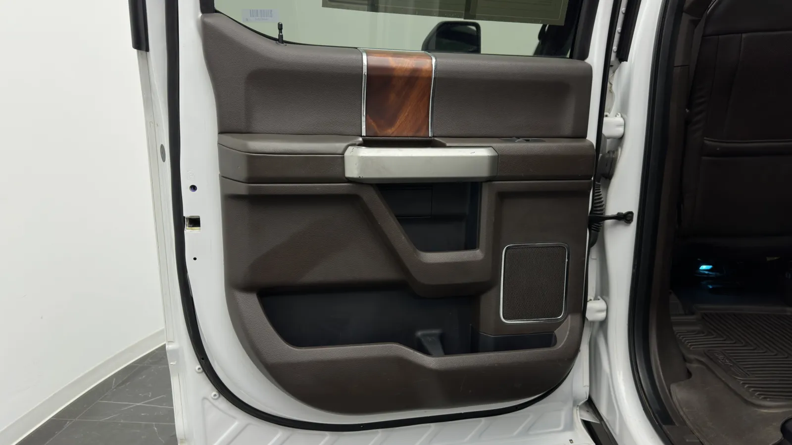 Ford F-250 photo 32