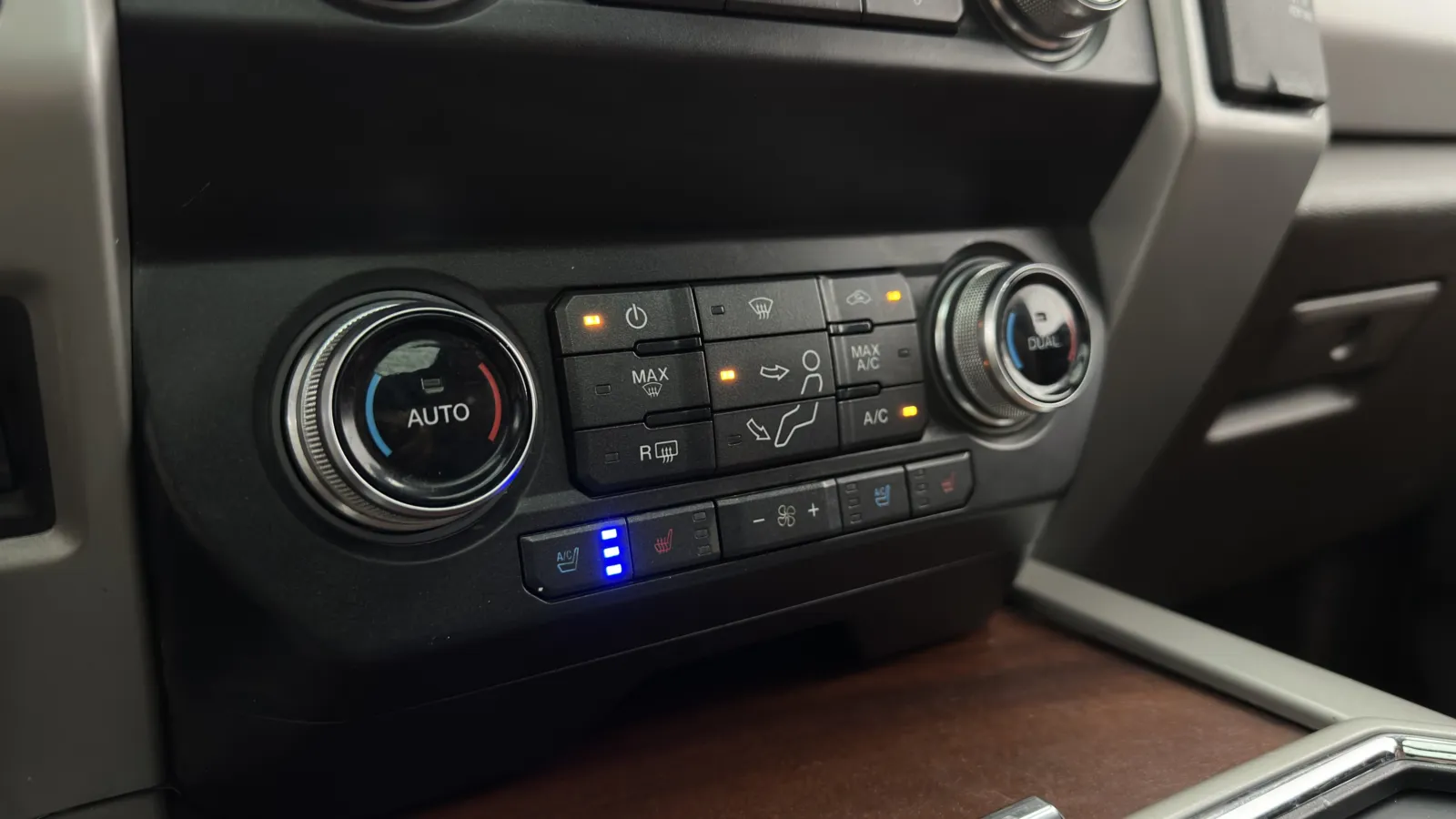 Ford F-250 photo 21