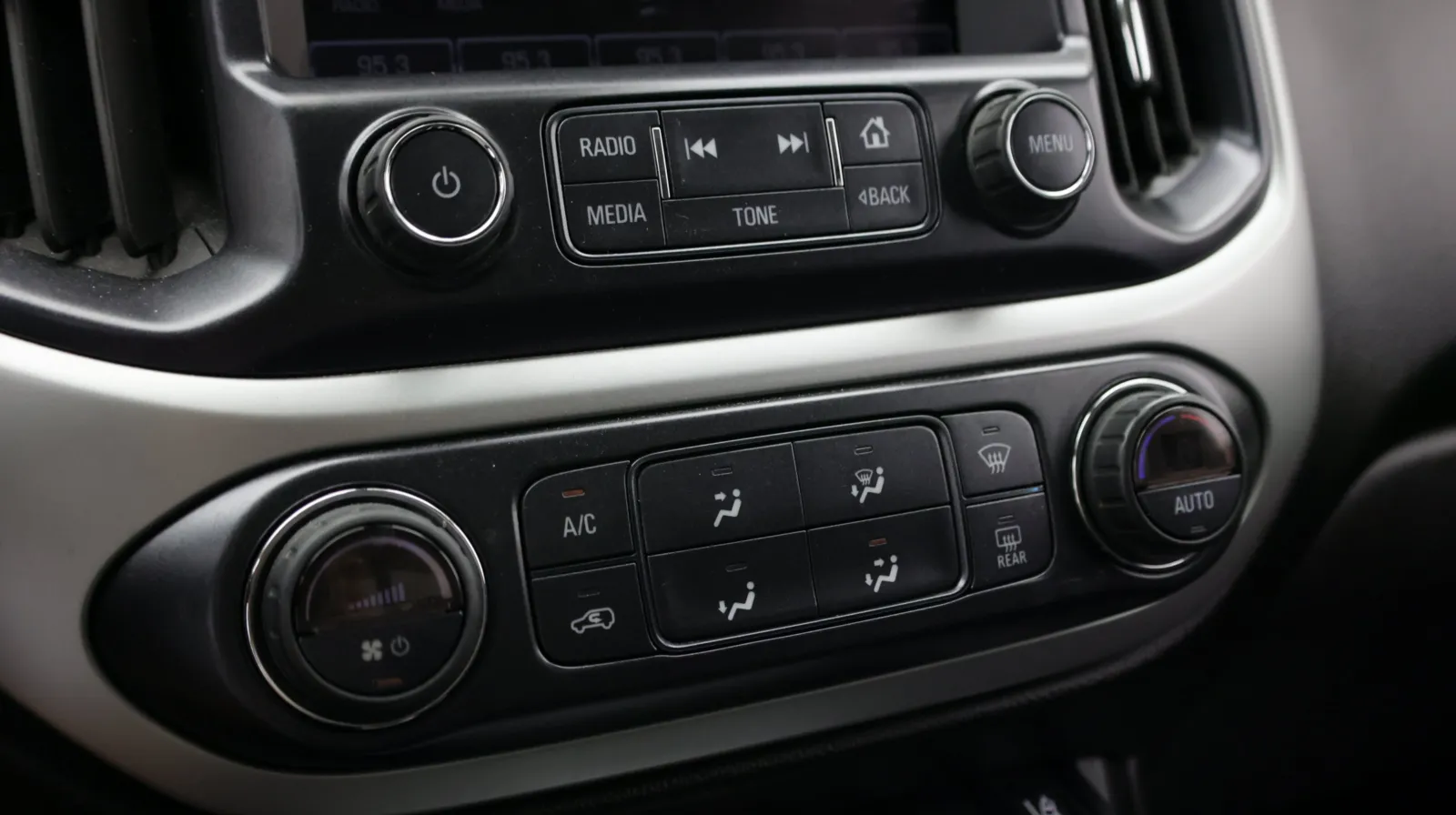 Chevrolet Colorado photo 17