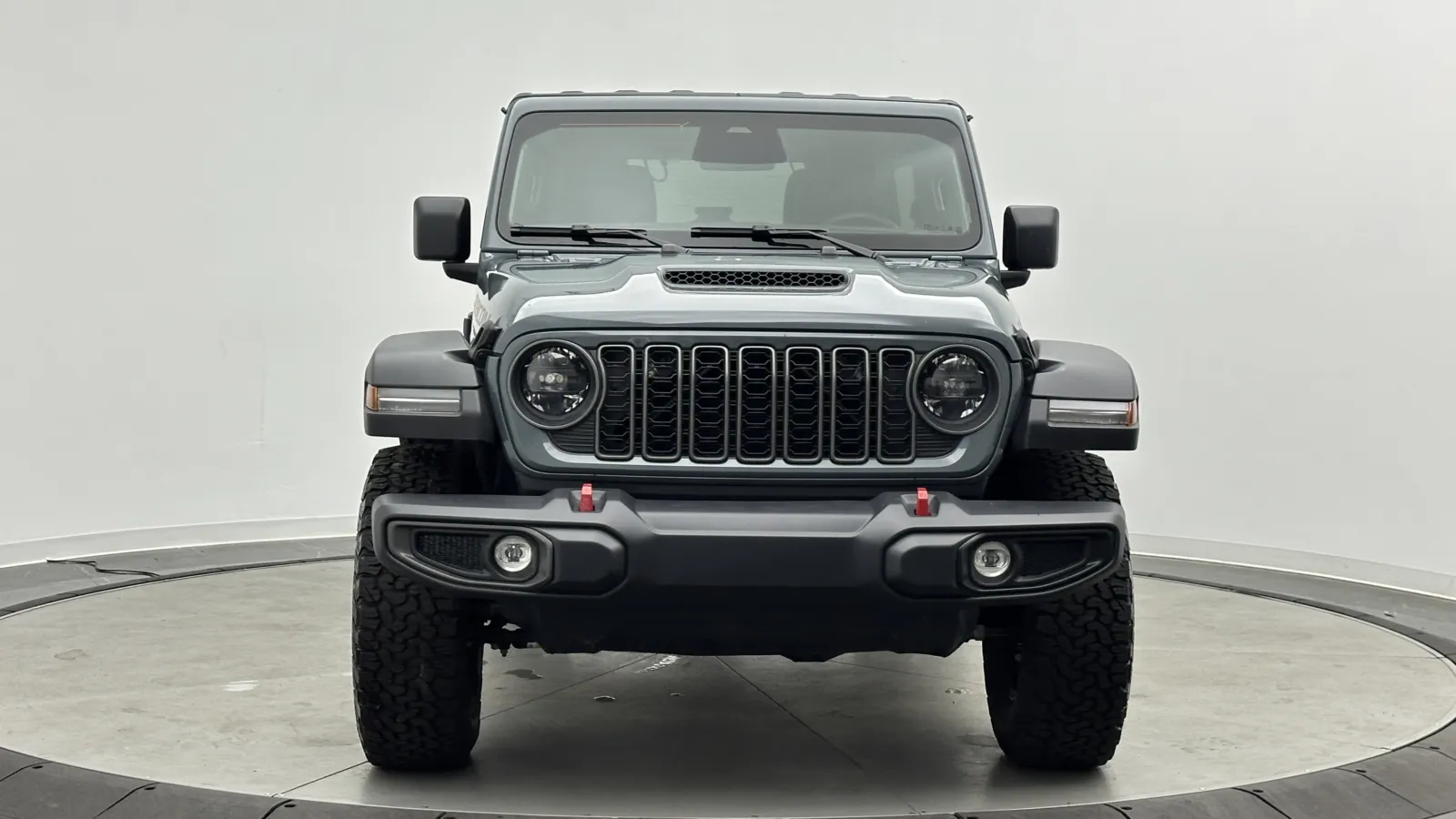 Jeep Wrangler photo 2