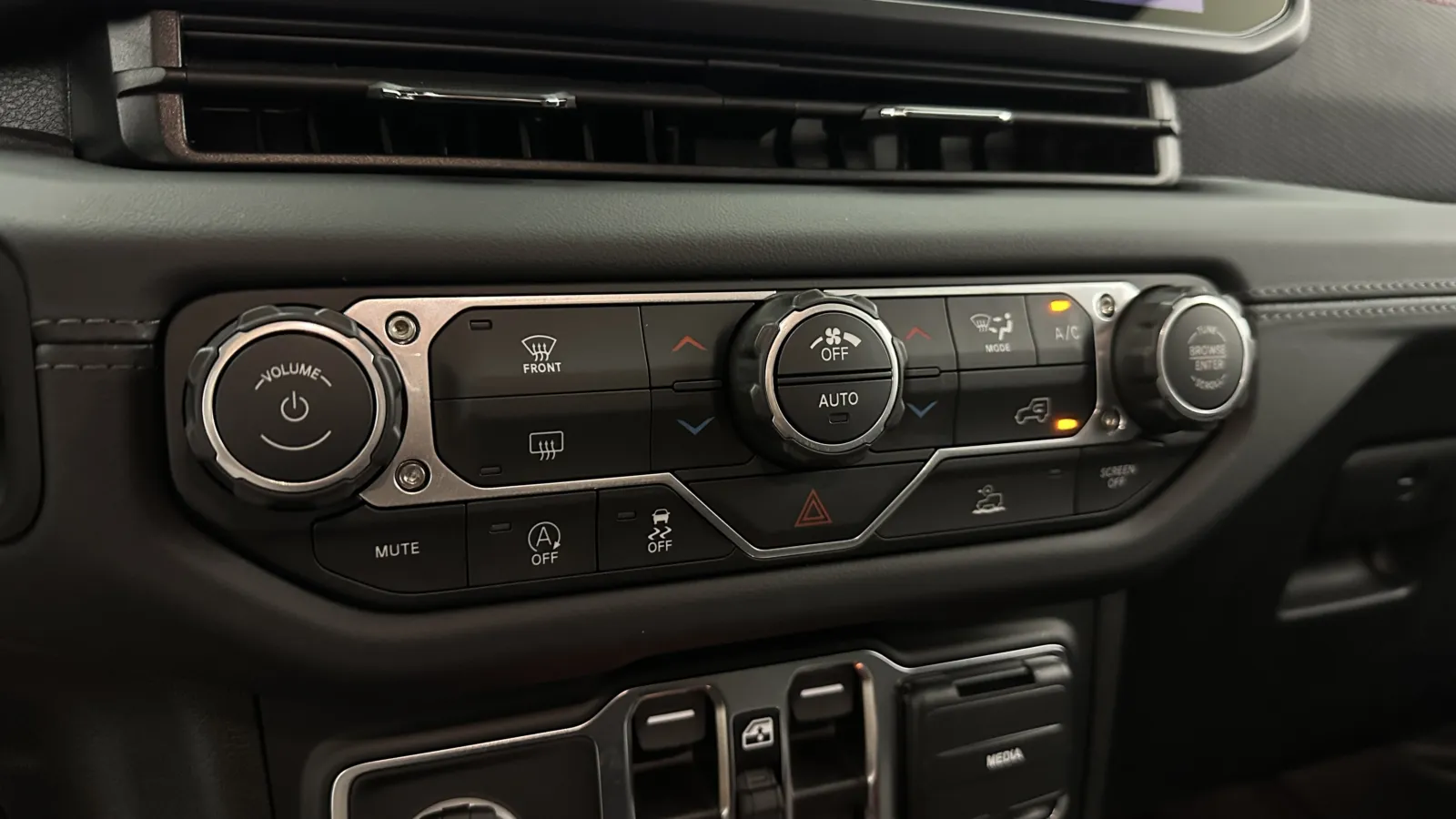 Jeep Wrangler photo 15