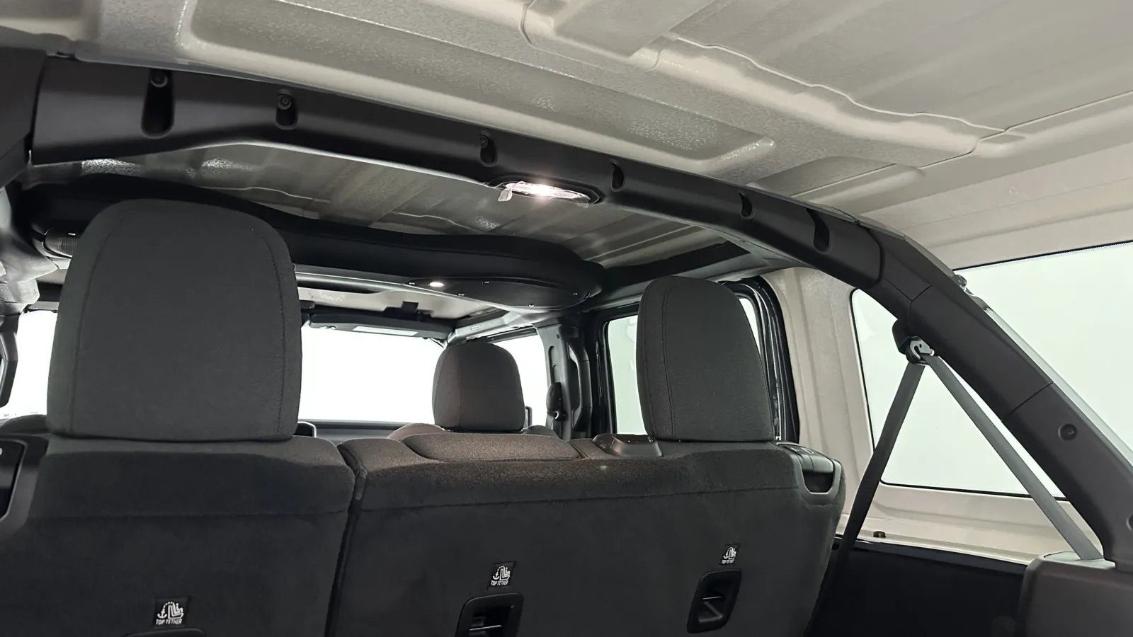 Jeep Wrangler photo 23