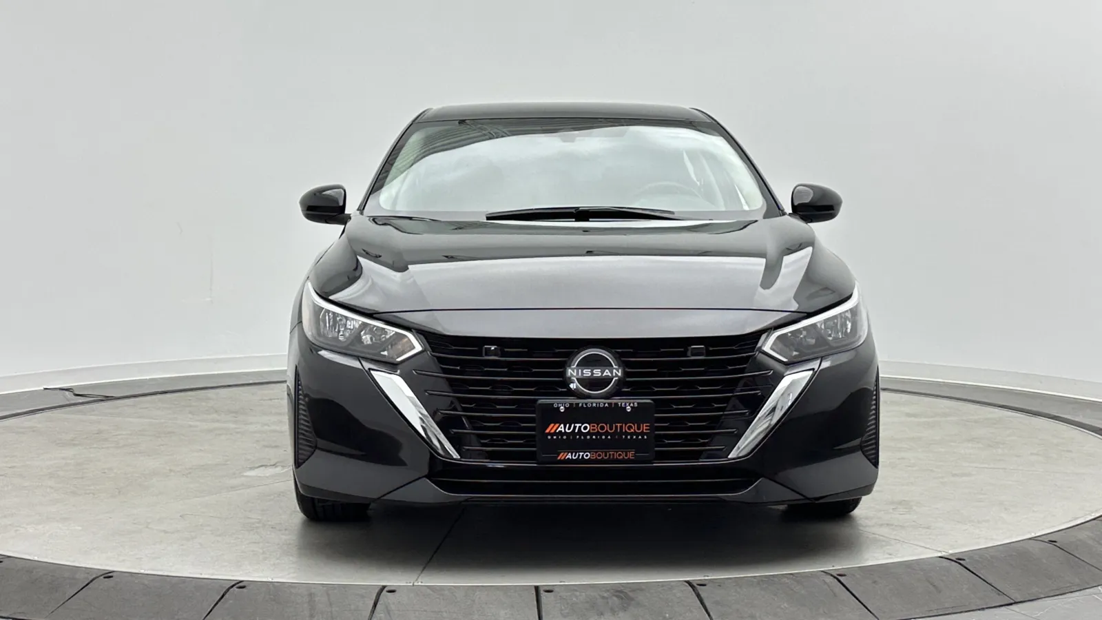 Nissan Sentra photo 2