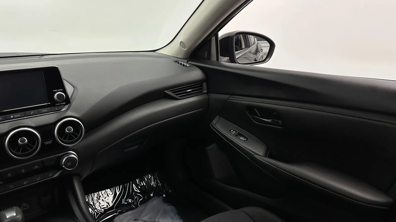 Nissan Sentra photo 28