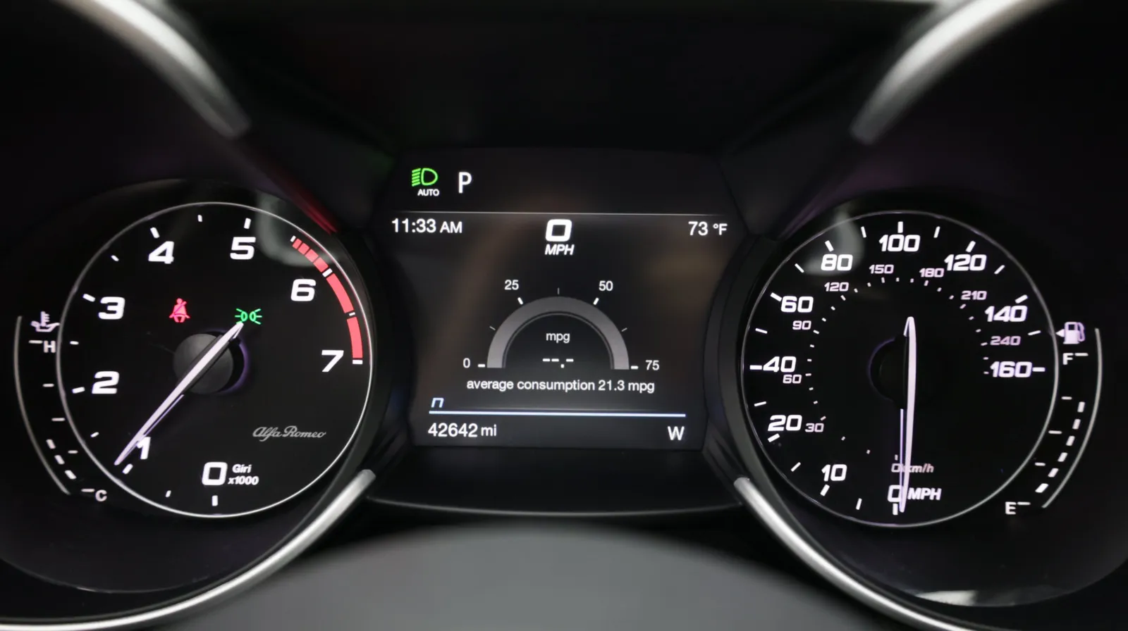 Alfa Romeo Giulia photo 18