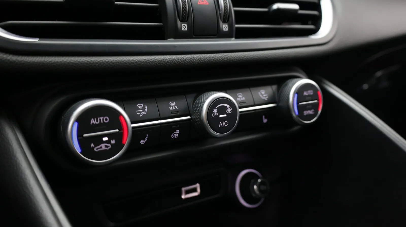 Alfa Romeo Giulia photo 17