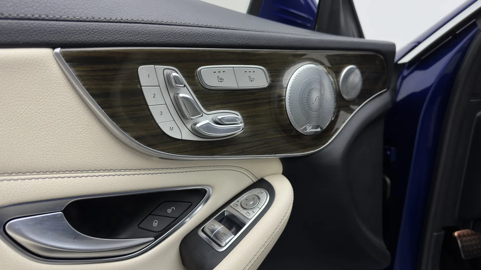 Mercedes-Benz C-Class photo 13