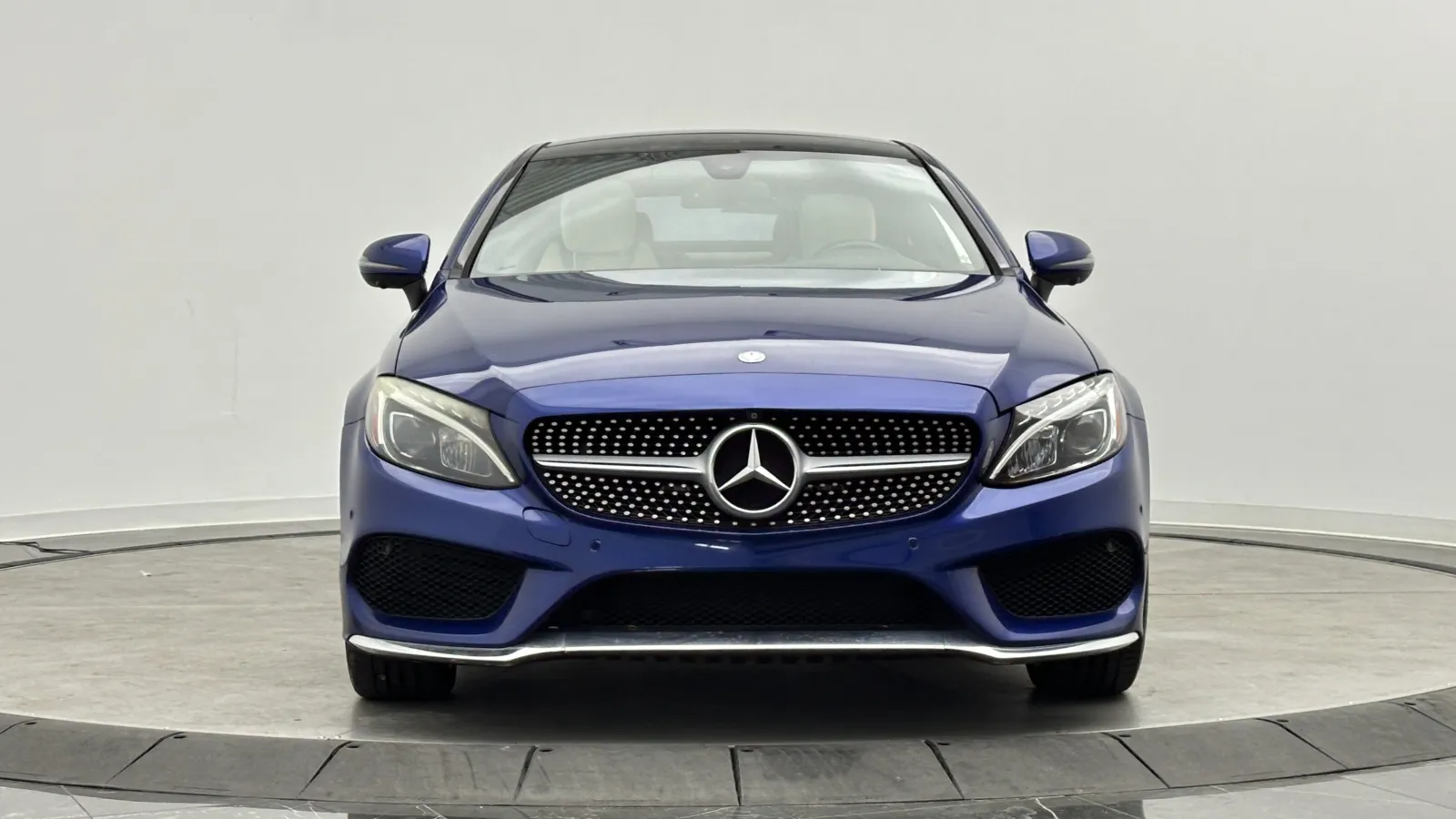 Mercedes-Benz C-Class photo 2
