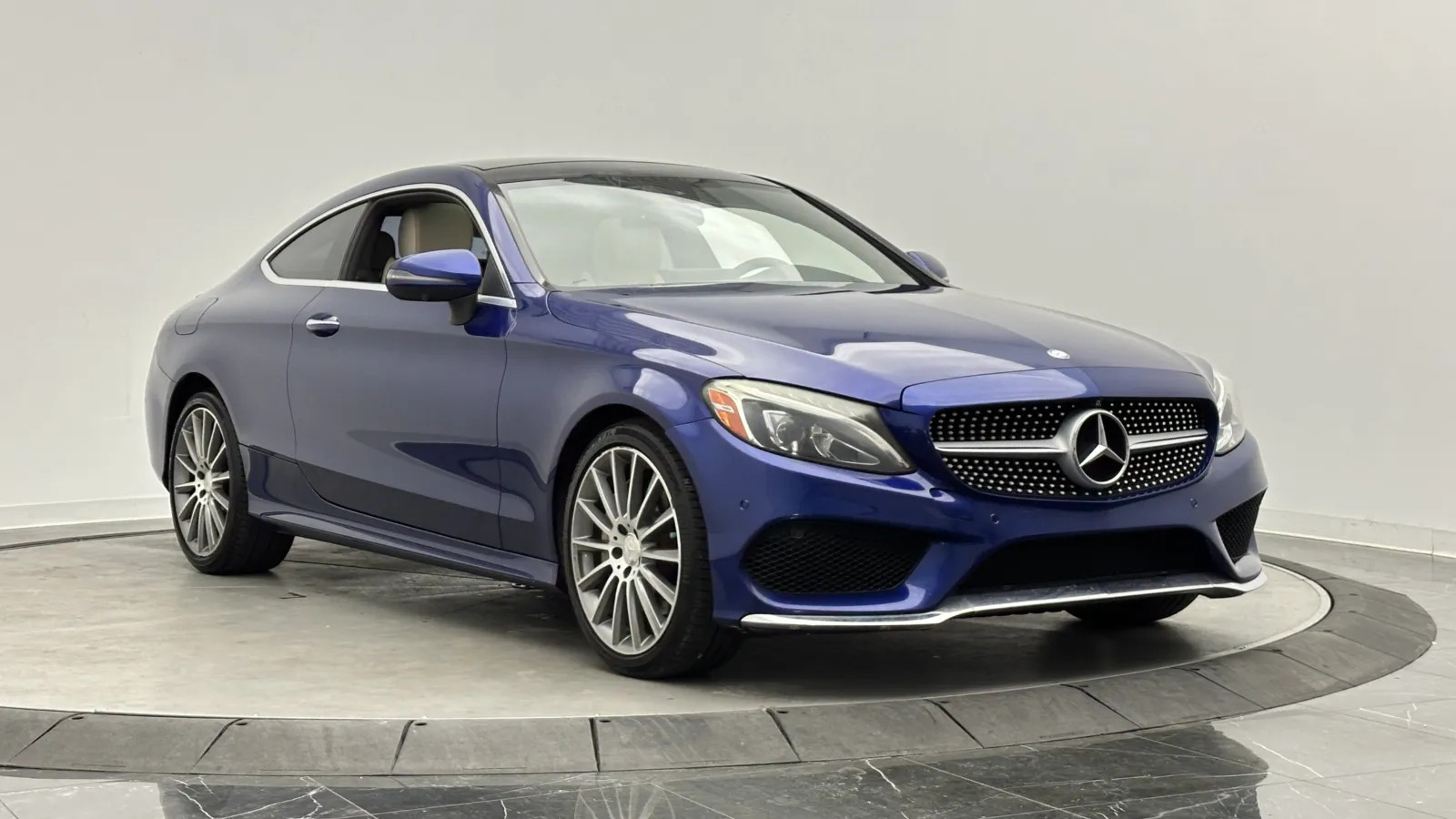 Mercedes-Benz C-Class photo 3