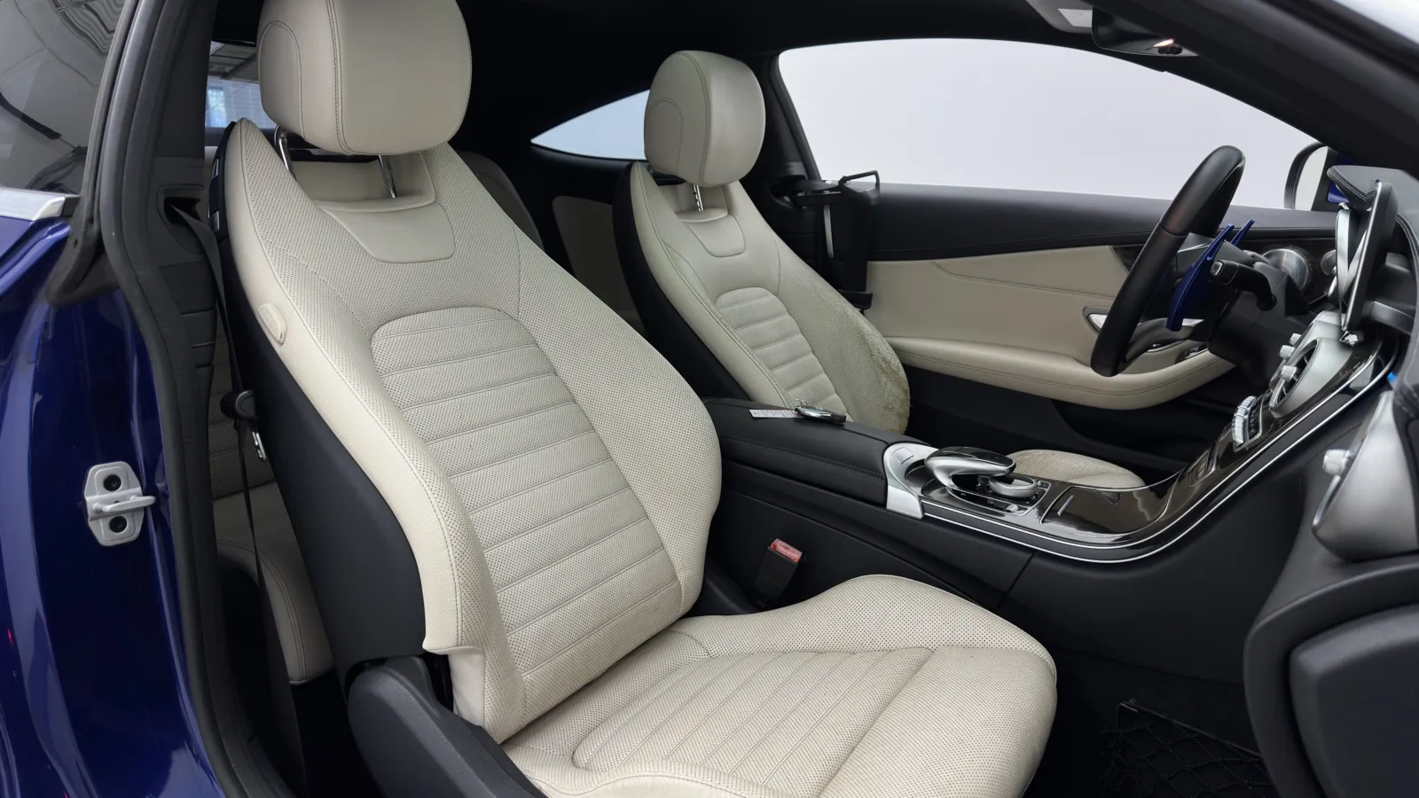 Mercedes-Benz C-Class photo 33