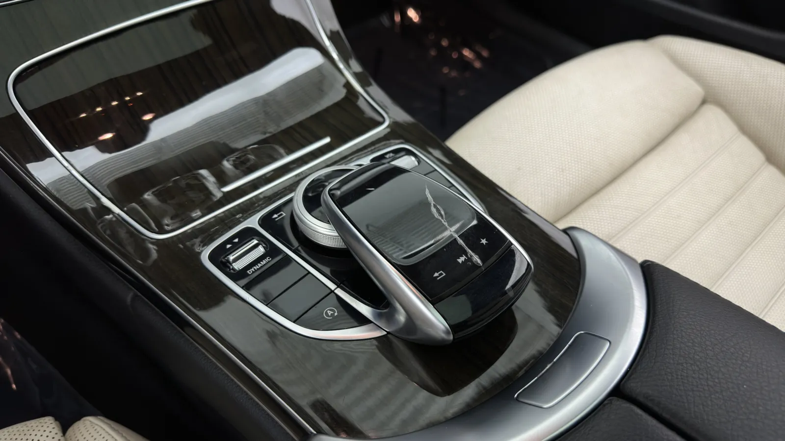Mercedes-Benz C-Class photo 16