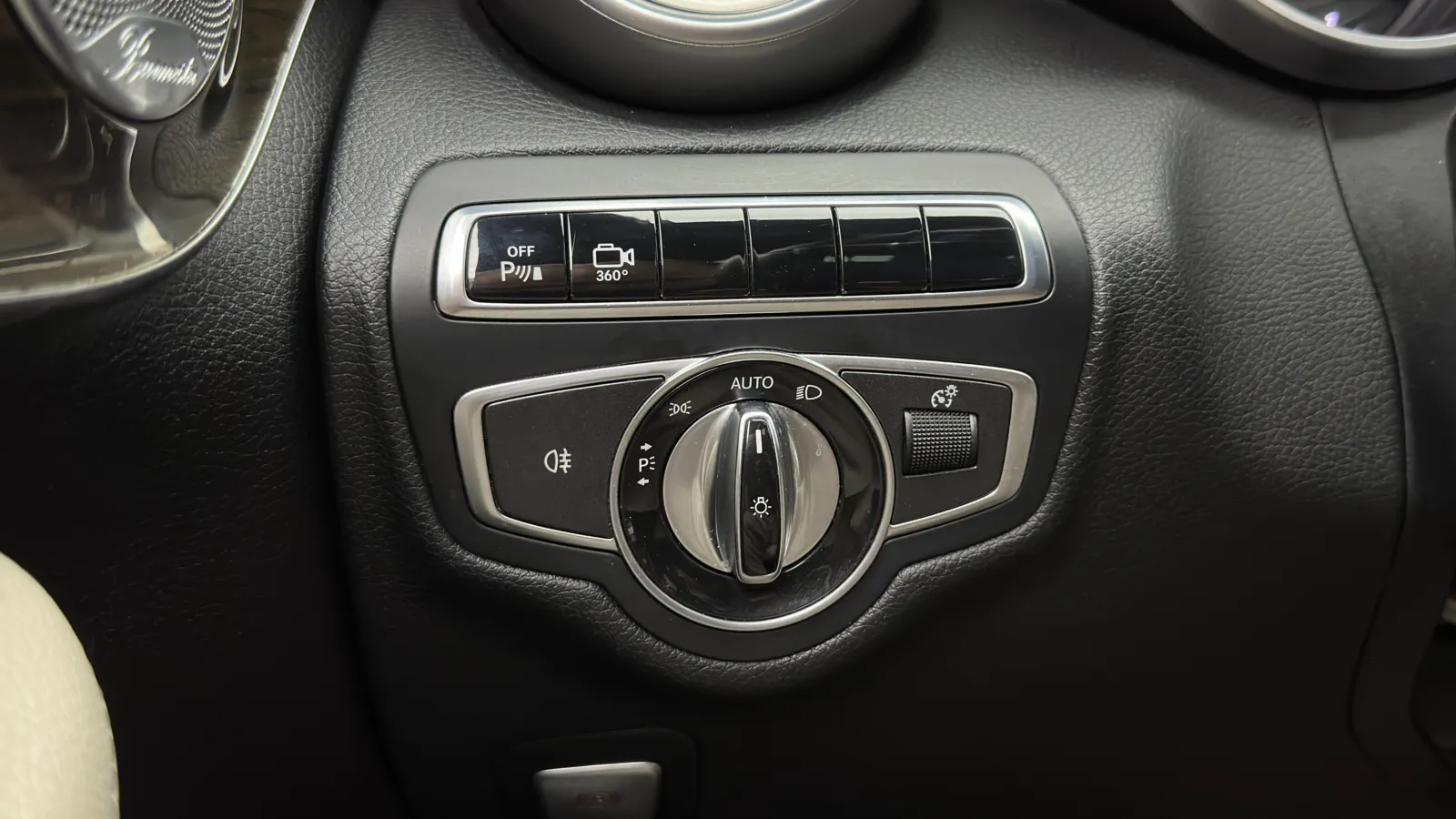 Mercedes-Benz C-Class photo 21
