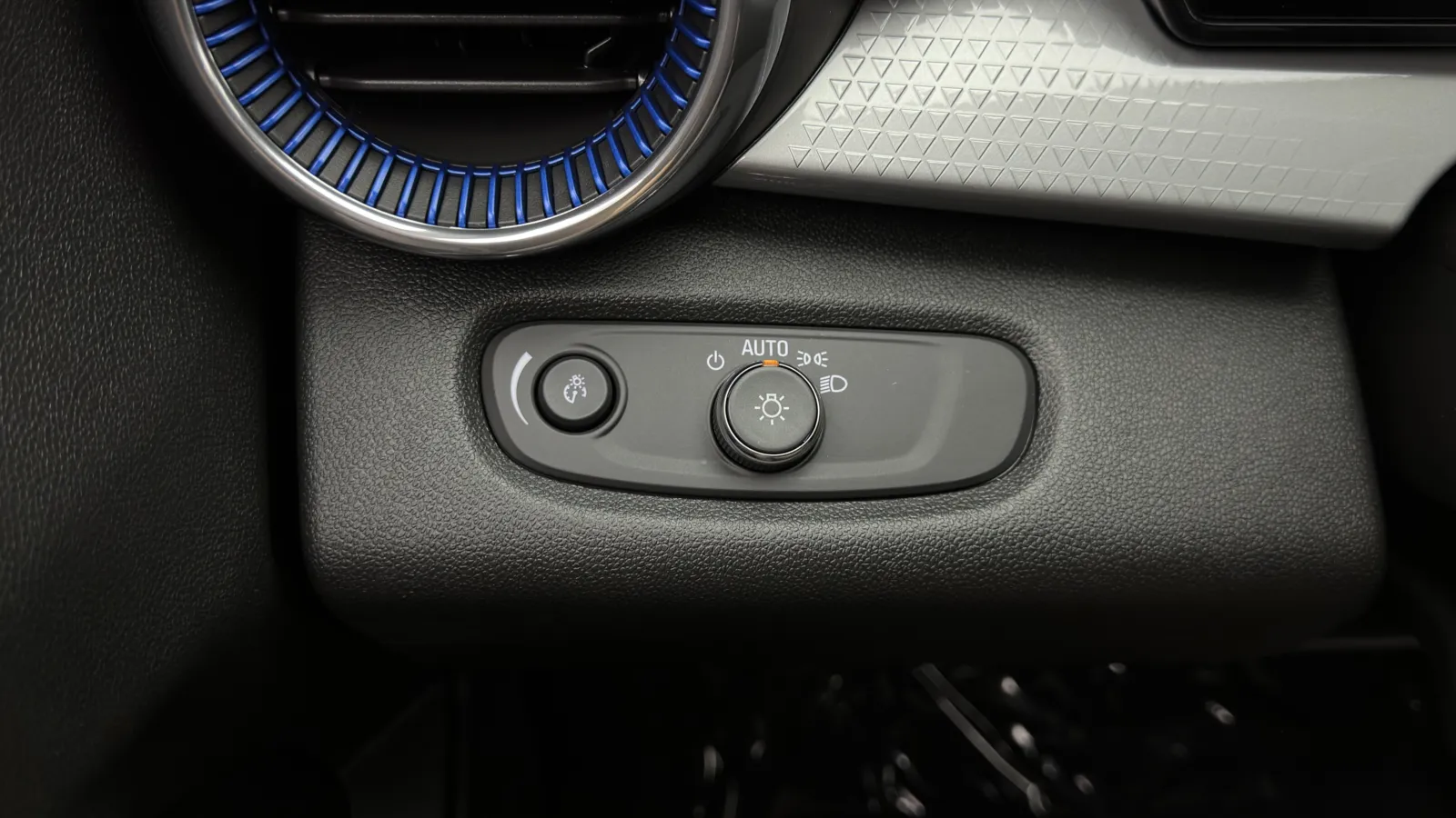 Chevrolet Trax photo 23
