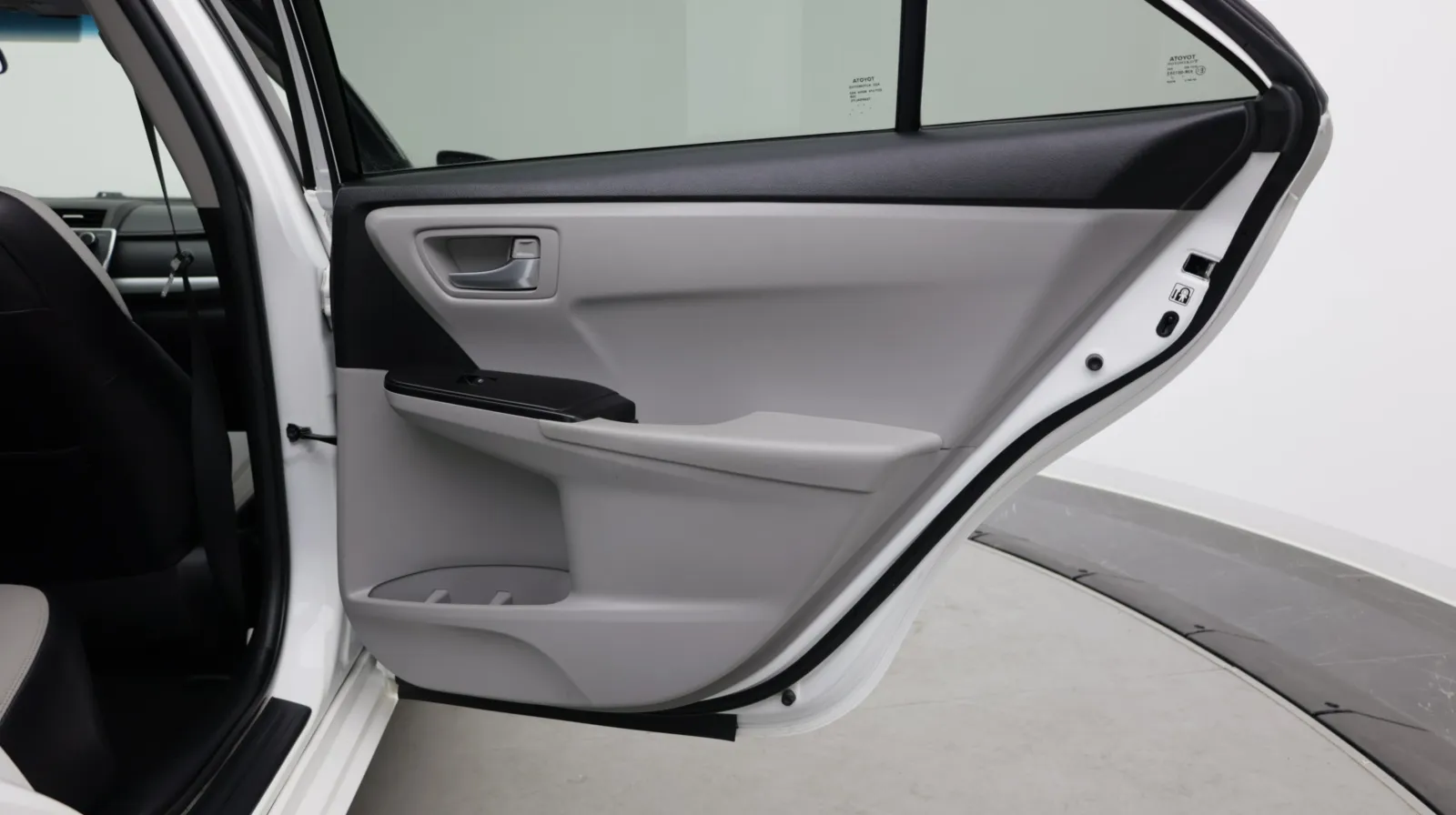 Toyota Camry photo 26