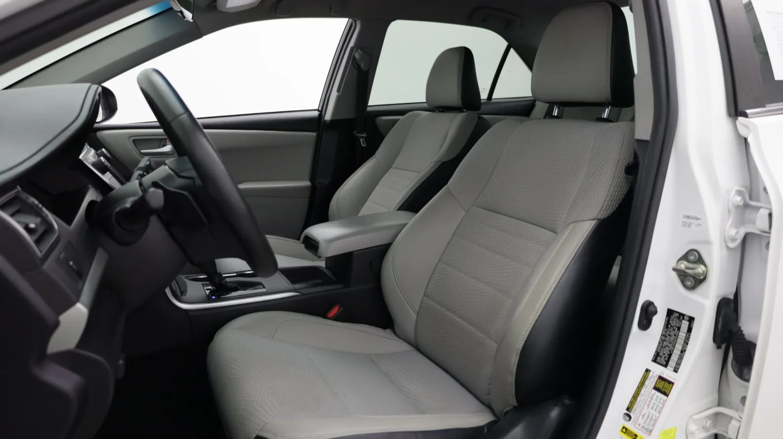 Toyota Camry photo 13