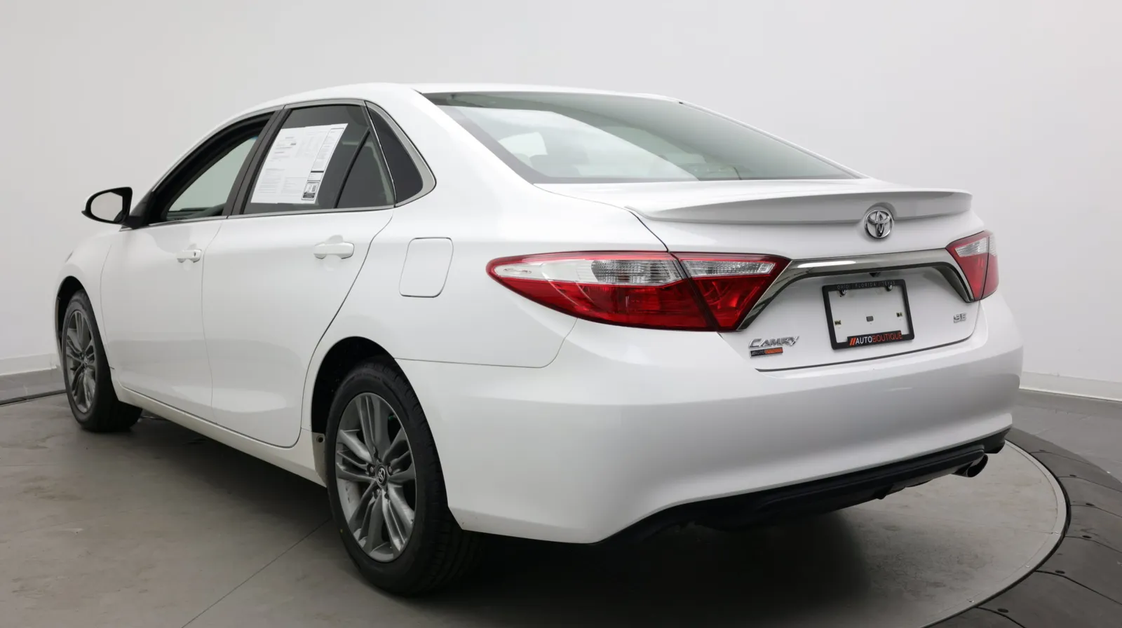 Toyota Camry photo 5