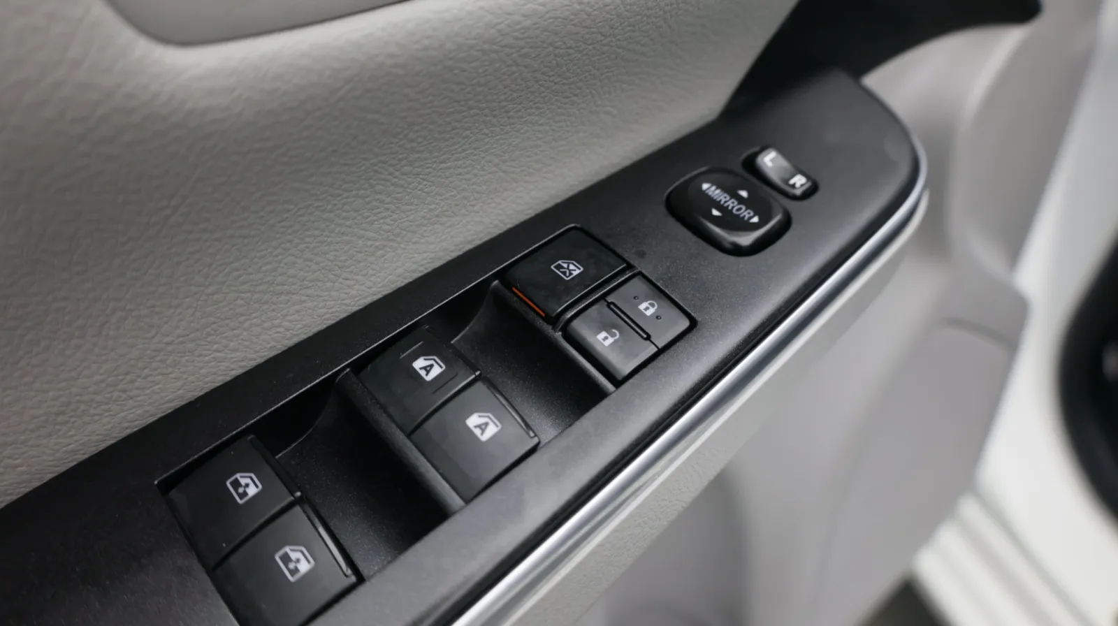 Toyota Camry photo 11