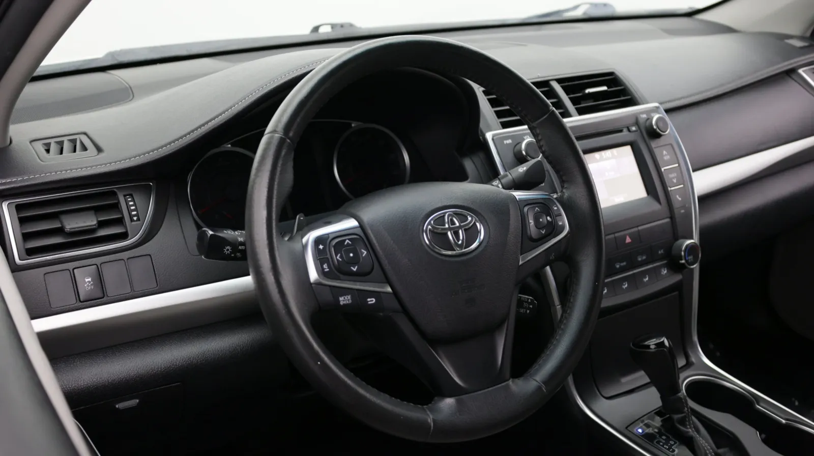 Toyota Camry photo 8