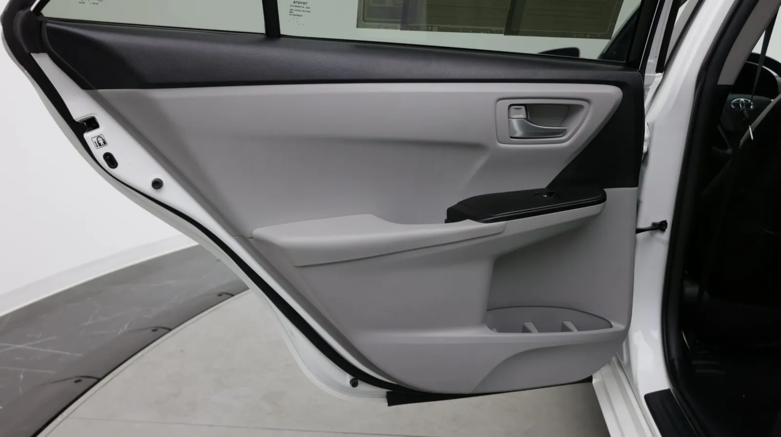 Toyota Camry photo 20