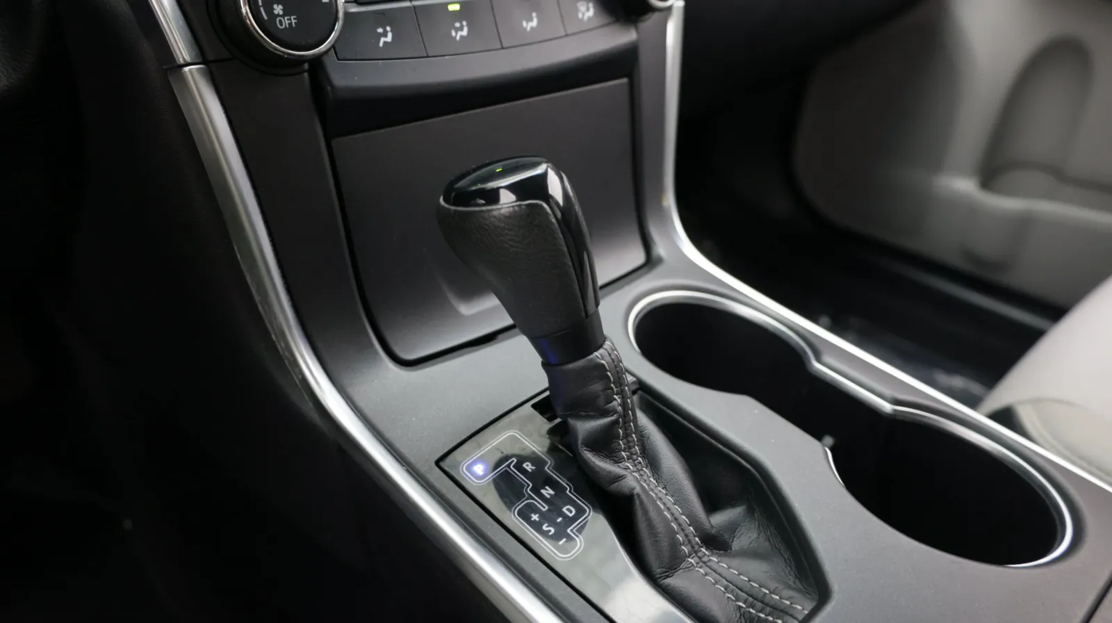 Toyota Camry photo 14
