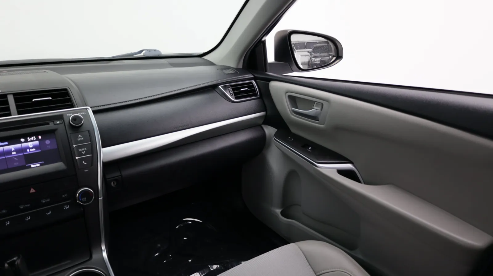 Toyota Camry photo 24
