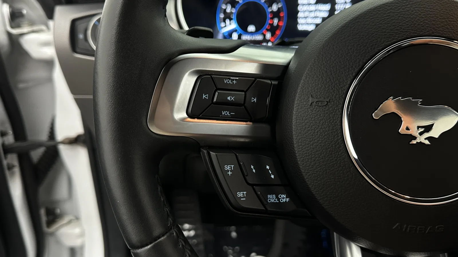 Ford Mustang photo 19