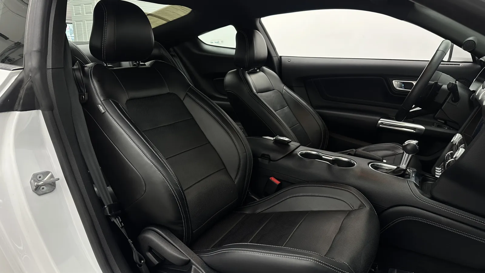 Ford Mustang photo 31